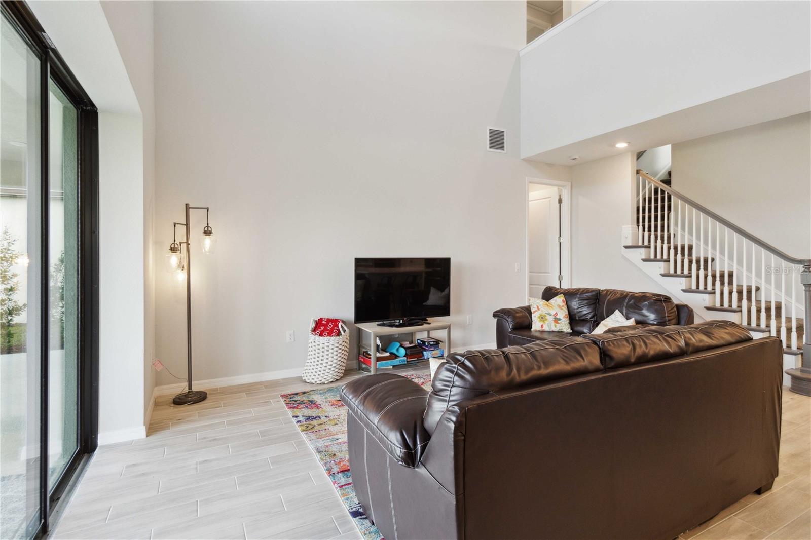 PALMERO/SORRENTO PH II - Residential Lease