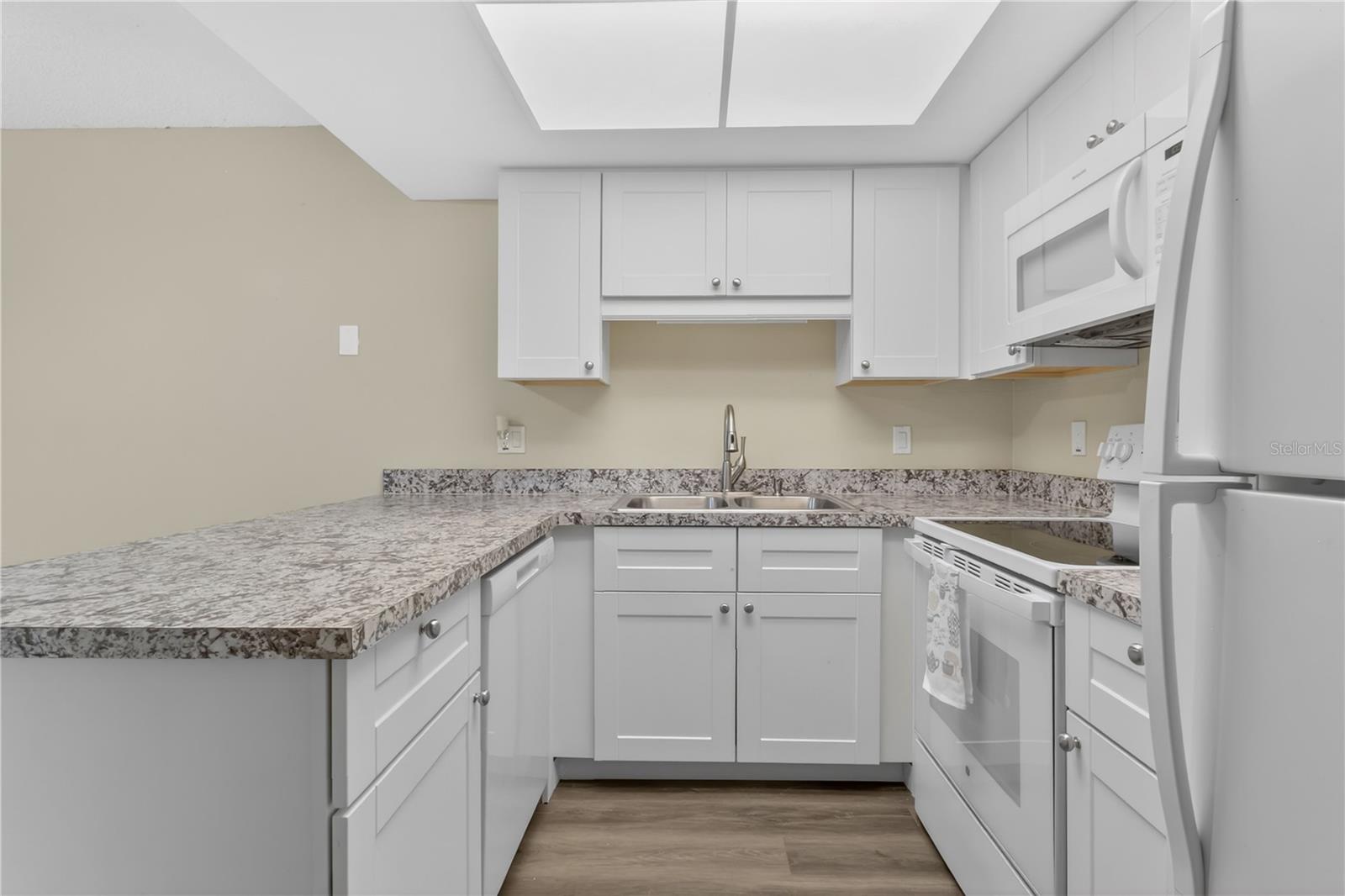 WINDTREE GARDENS CONDO PH 01 - Residential