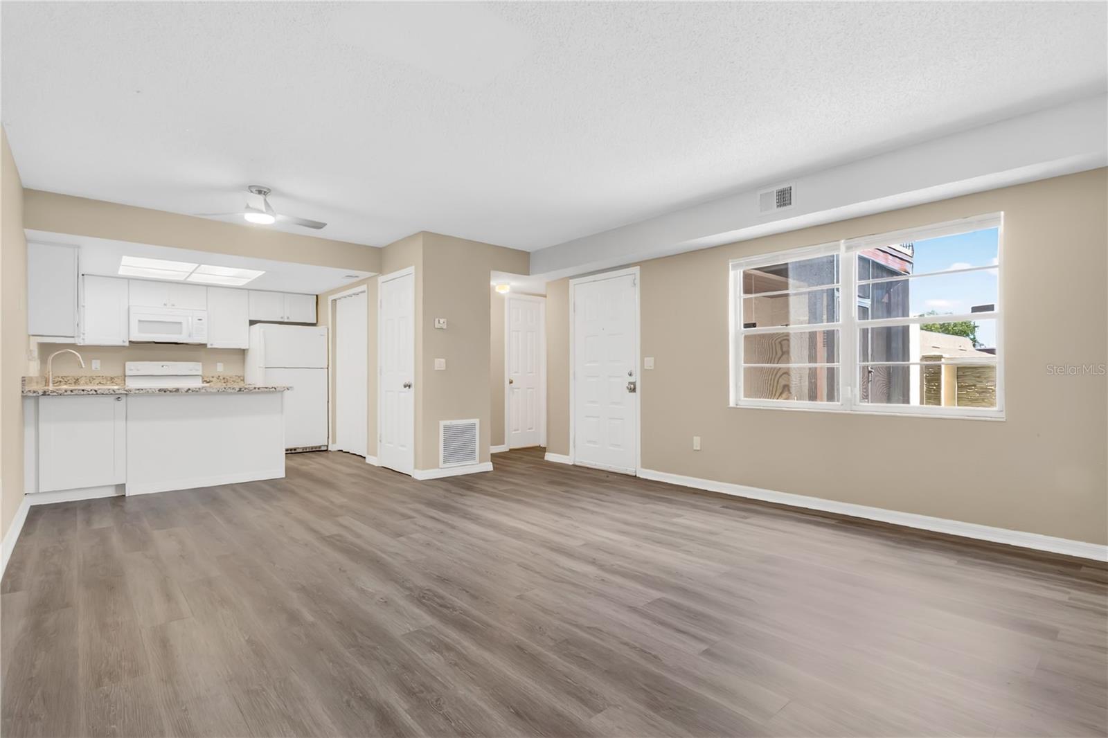 WINDTREE GARDENS CONDO PH 01 - Residential