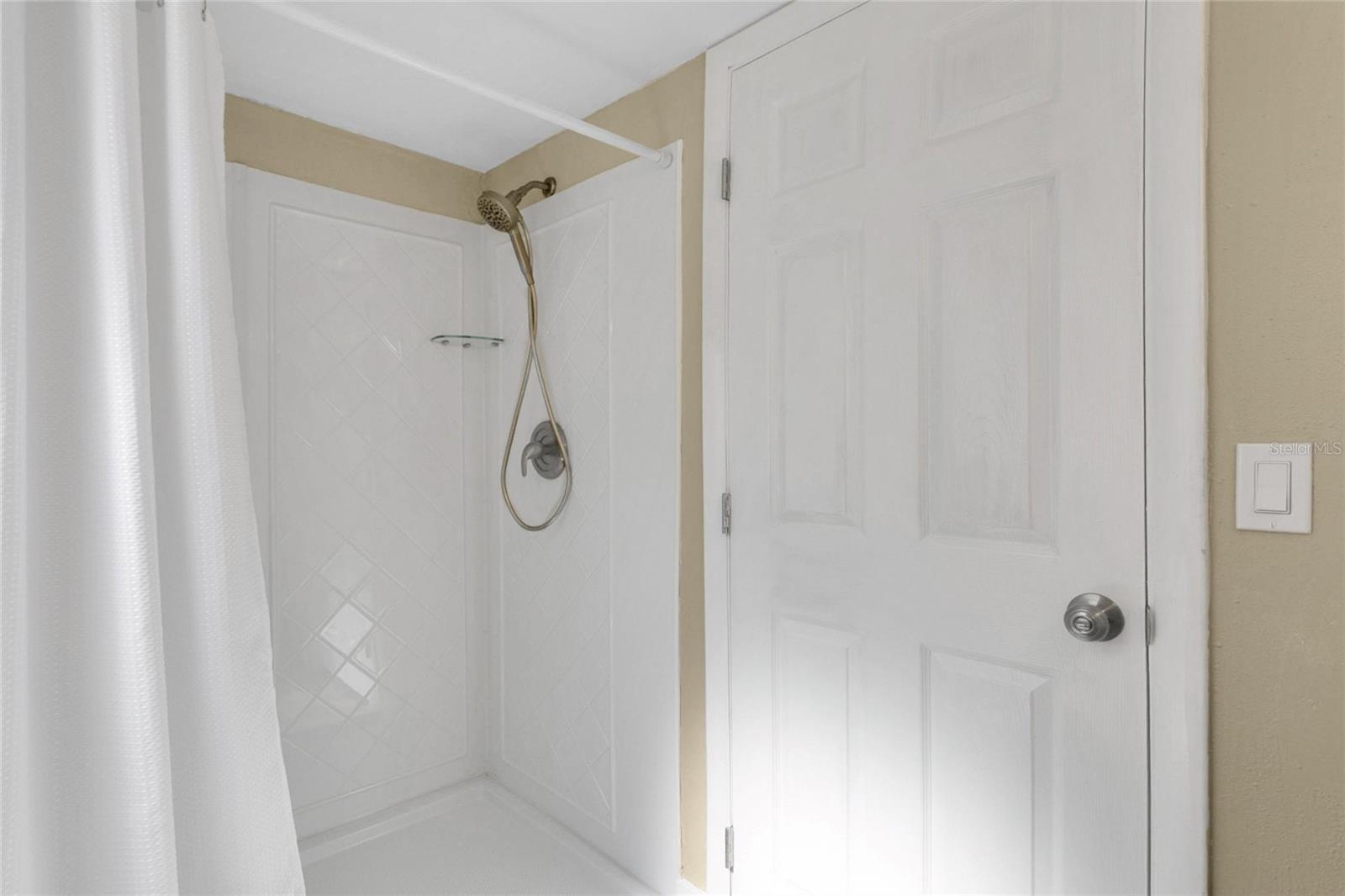 WINDTREE GARDENS CONDO PH 01 - Residential