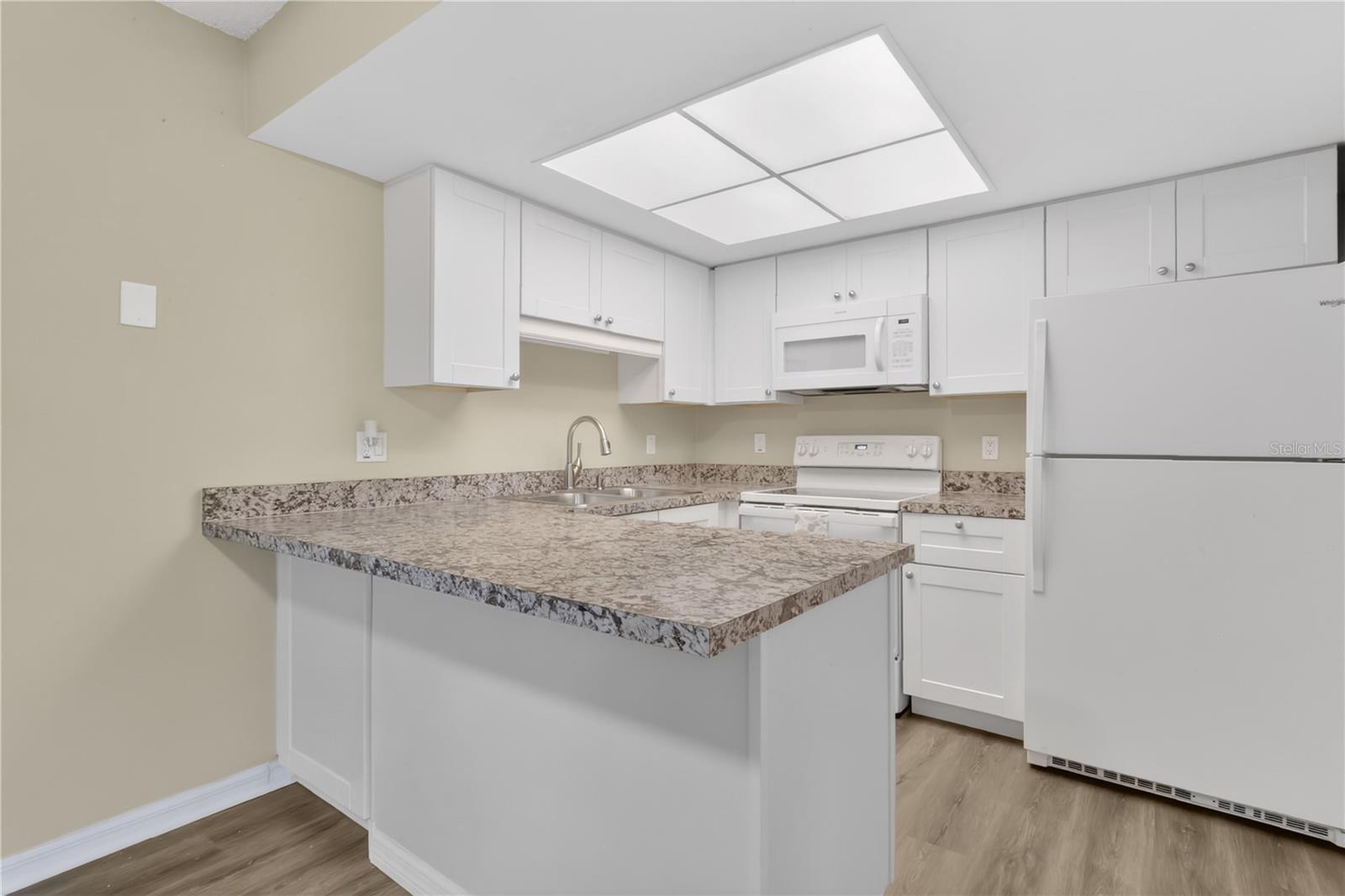 WINDTREE GARDENS CONDO PH 01 - Residential