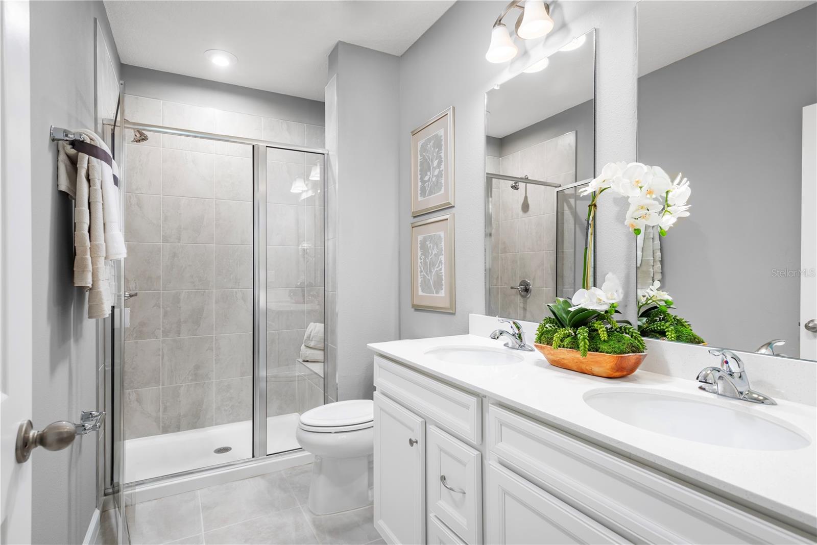 HAMMOCK OAKS VILLAS - Residential