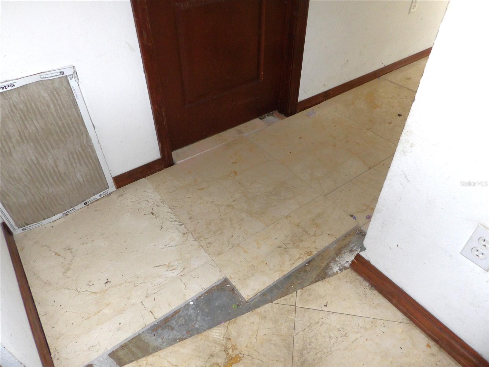 HAMPSHIRE HILLS - Residential