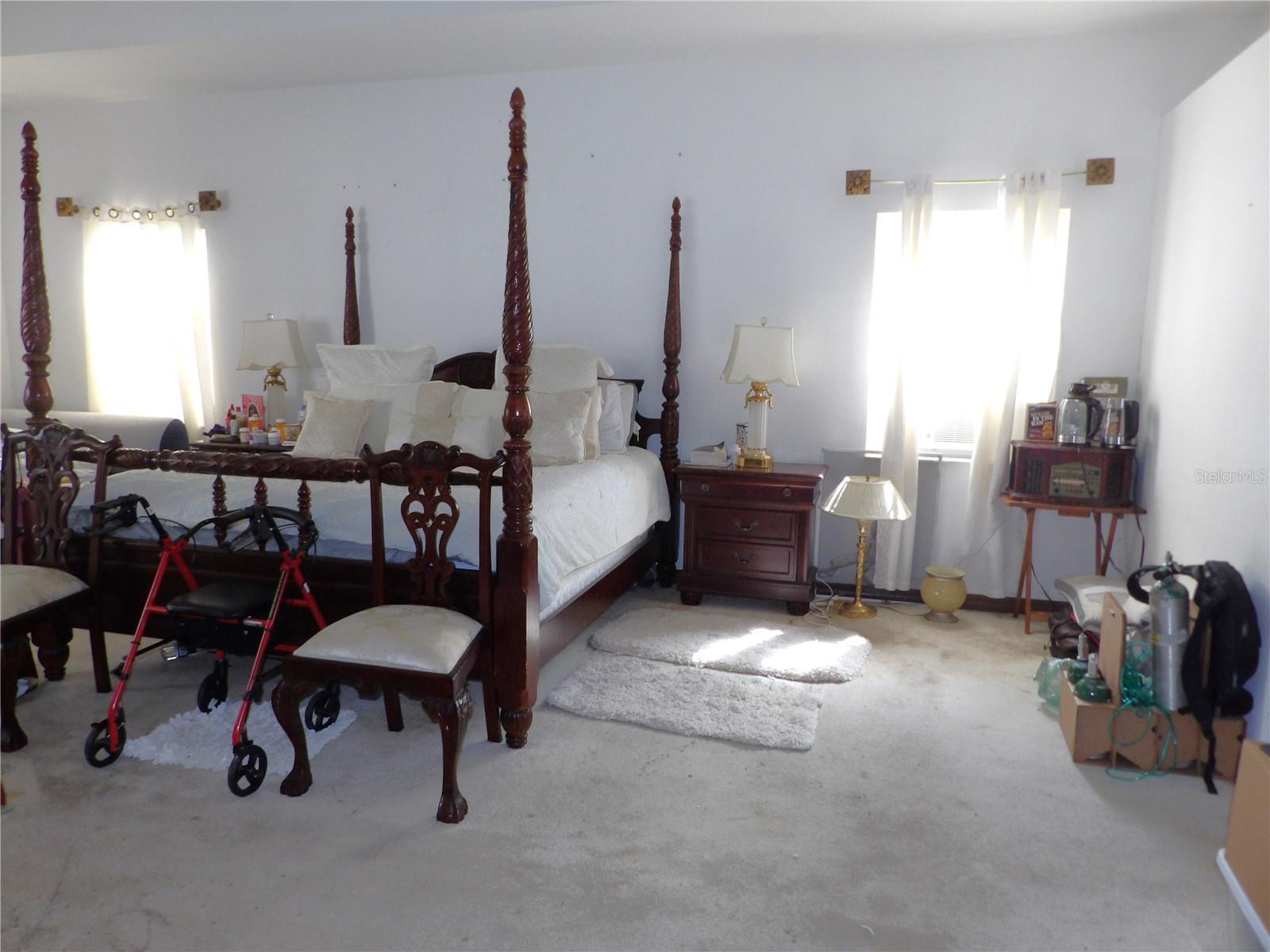 HAMPSHIRE HILLS - Residential