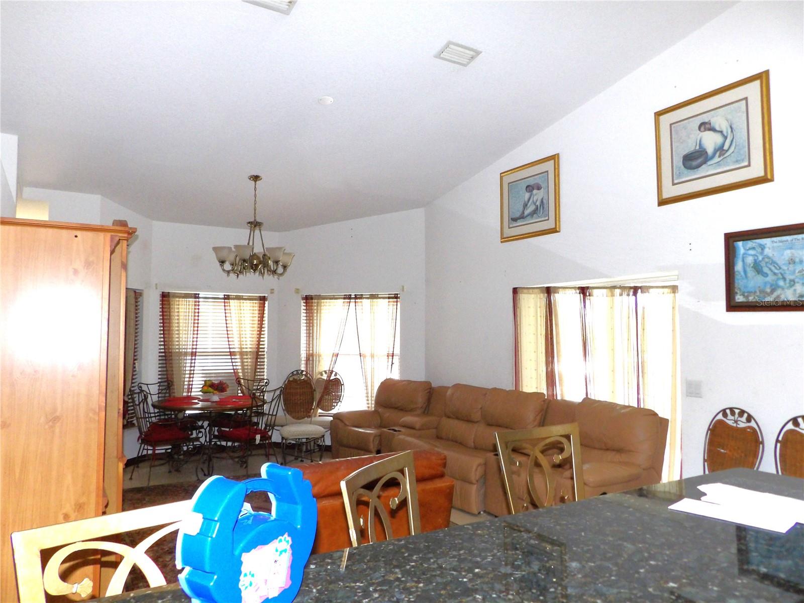 HAMPSHIRE HILLS - Residential