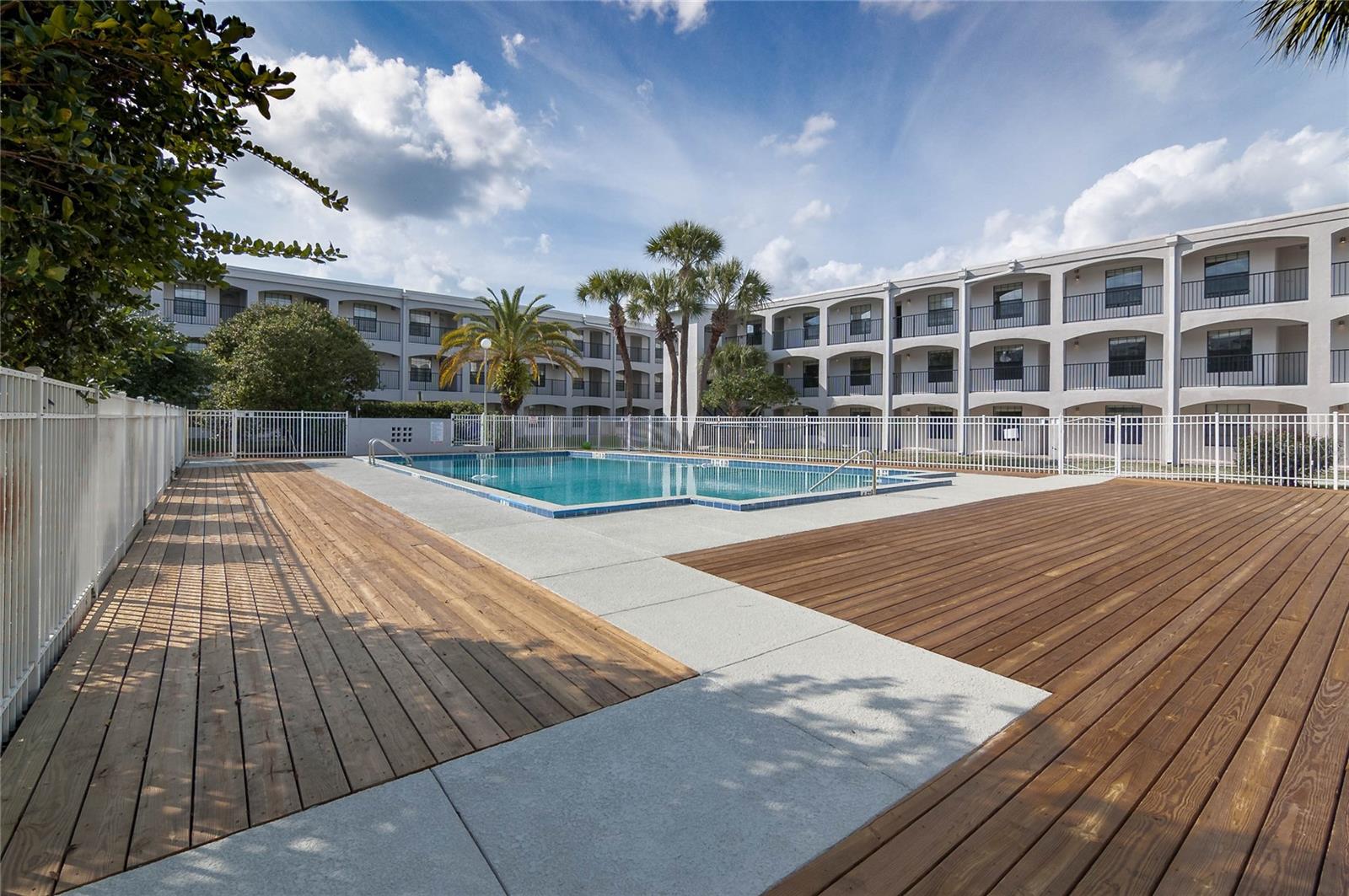 PALM SQUARE - Residential