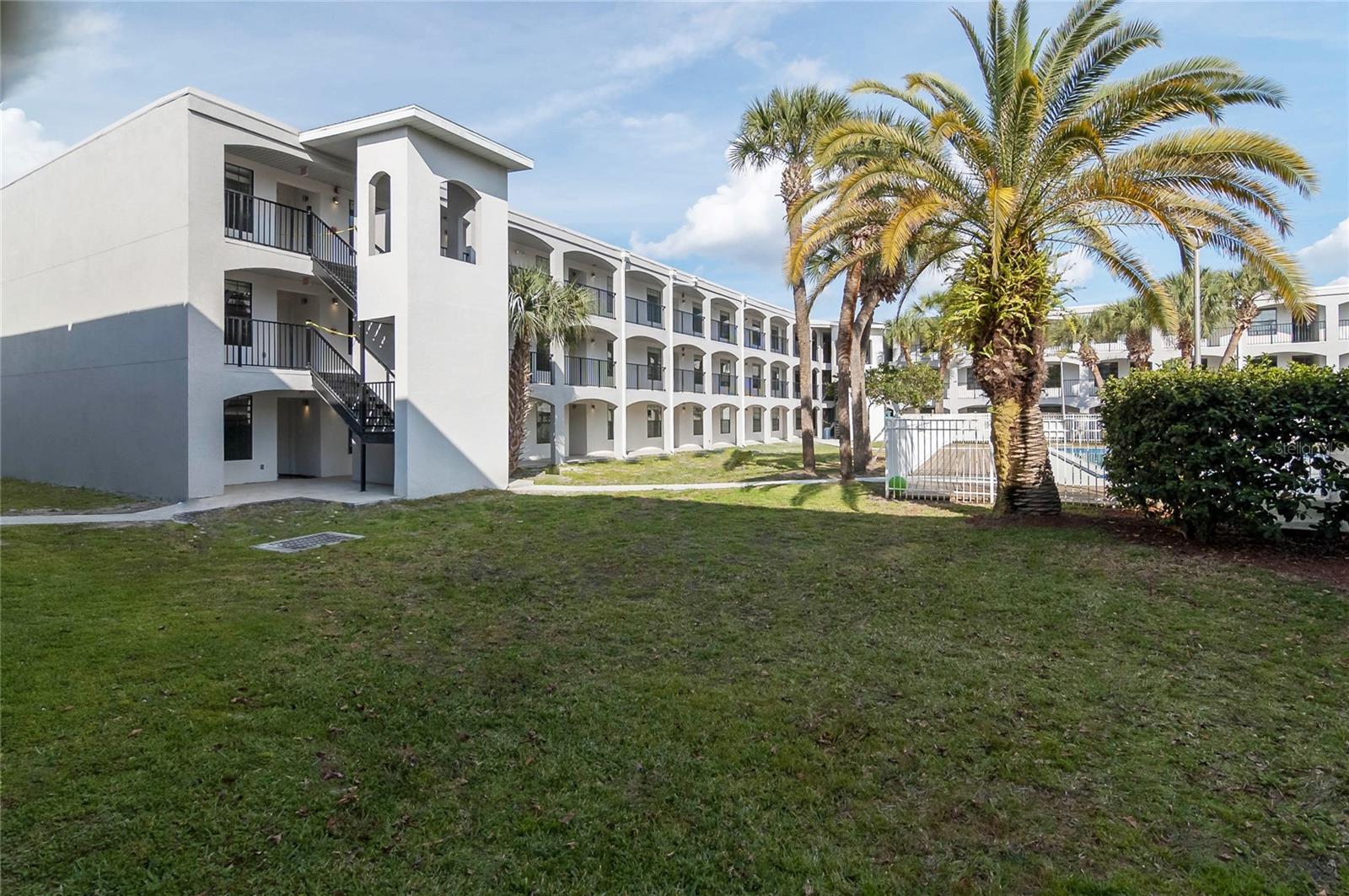 PALM SQUARE - Residential