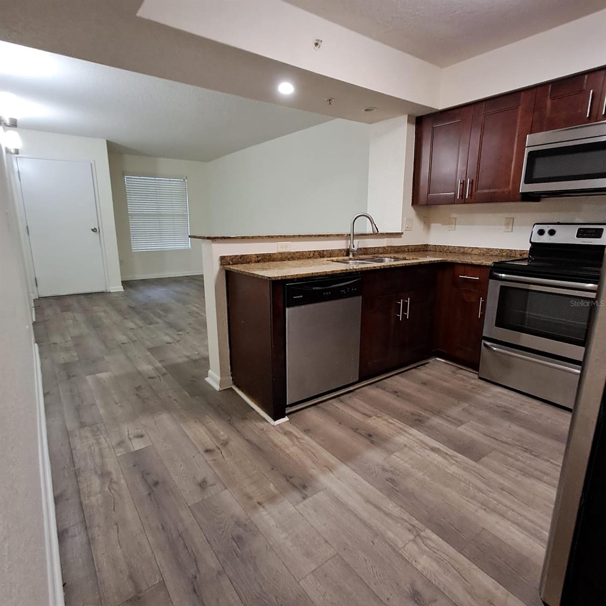 PALM SQUARE - Residential