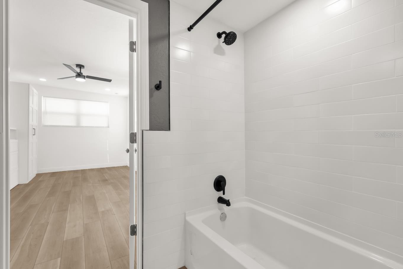 SPORTSMANS PARADISE - Residential Lease