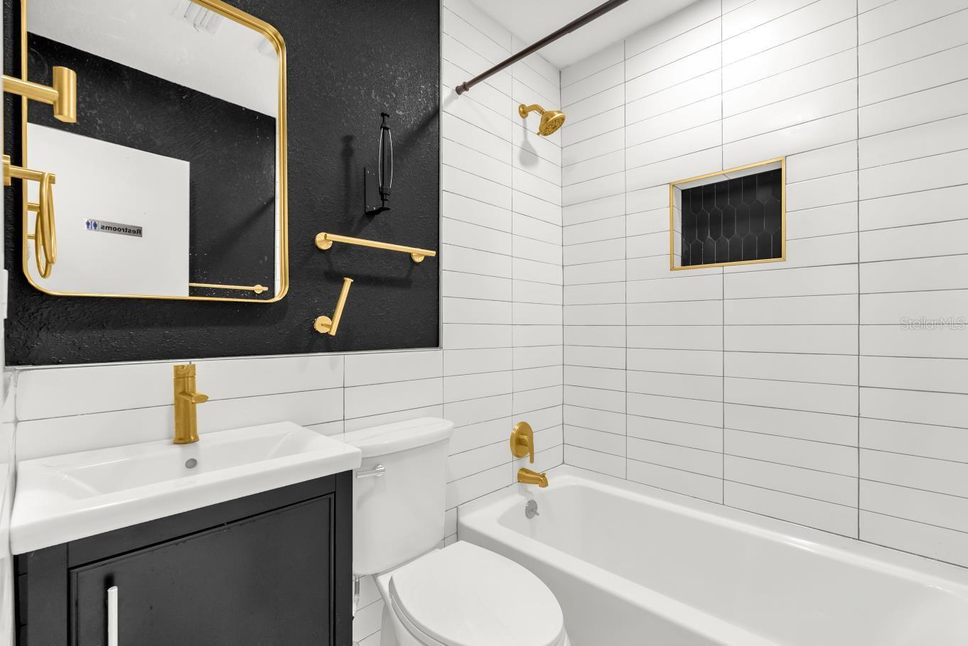 SPORTSMANS PARADISE - Residential Lease