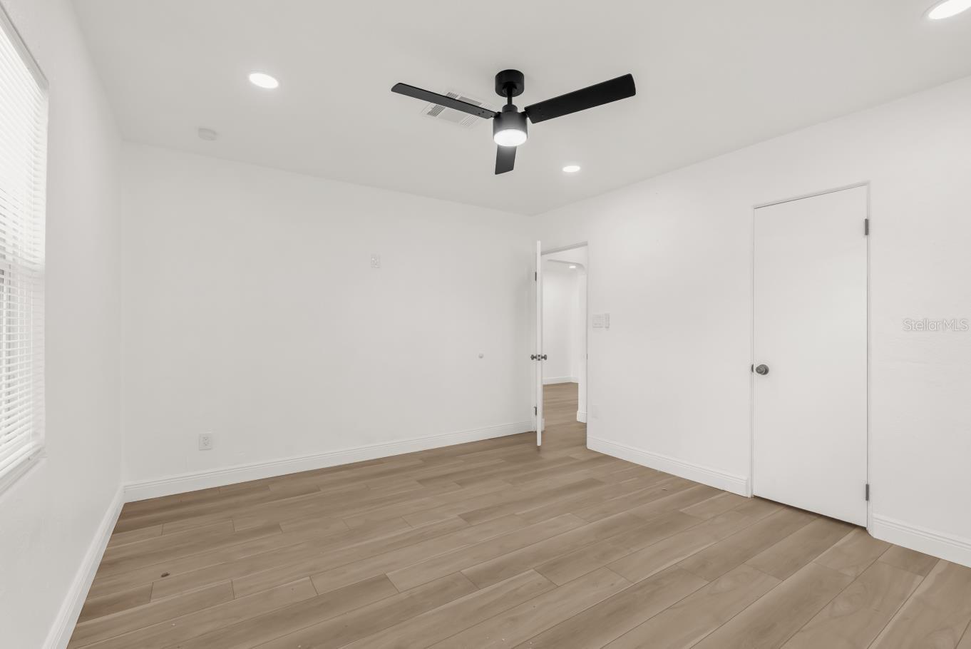 SPORTSMANS PARADISE - Residential Lease