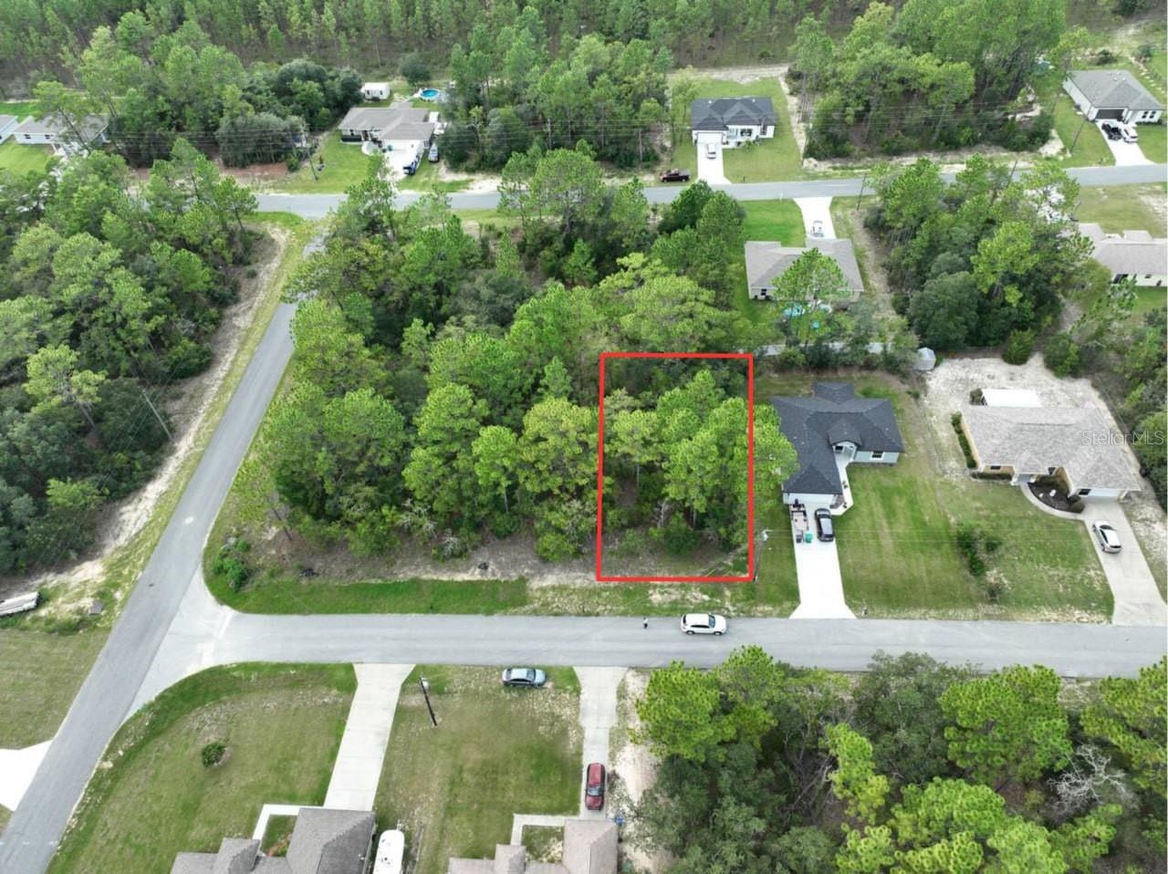 Fantastic opportunity to own a beautiful residential lot in the heart of Citrus Springs! Located on a quiet street with city water, electricity, and all utilities available, this lot is fully prepared for your dream home or next investment project. Nestled just minutes away from the Citrus Springs Golf & Country Club, parks, schools, shopping, and dining—everything you need is within easy reach.