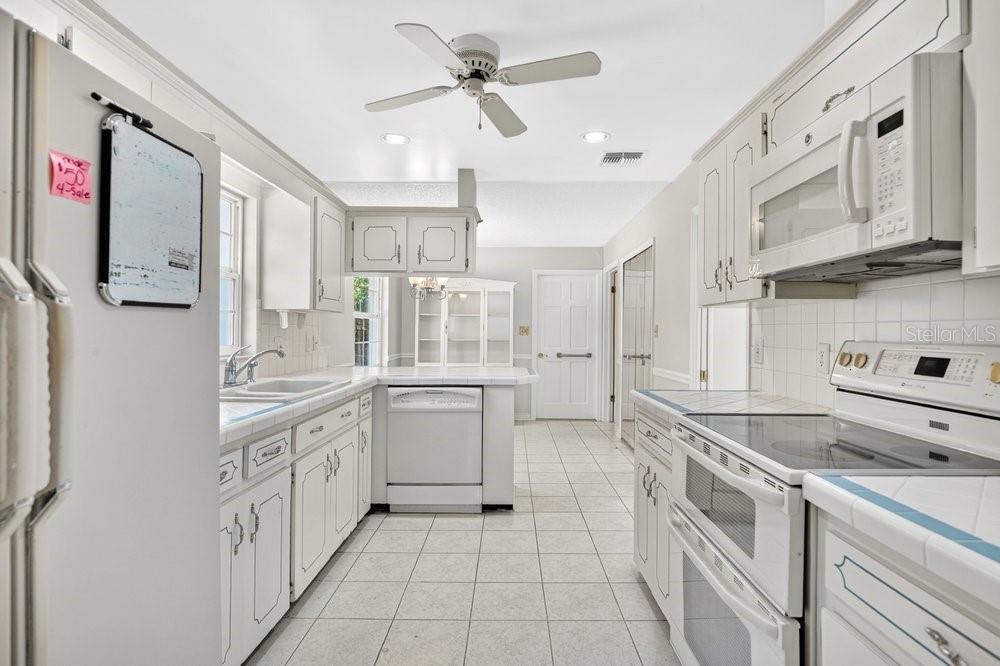 LAKE HOLDEN GROVE - Residential