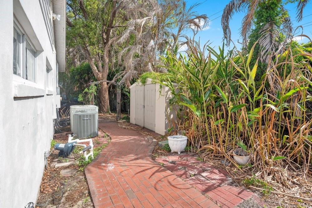 LAKE HOLDEN GROVE - Residential