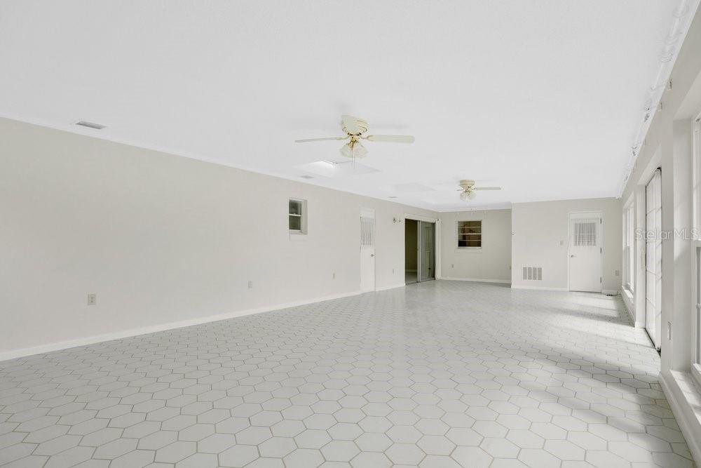 LAKE HOLDEN GROVE - Residential