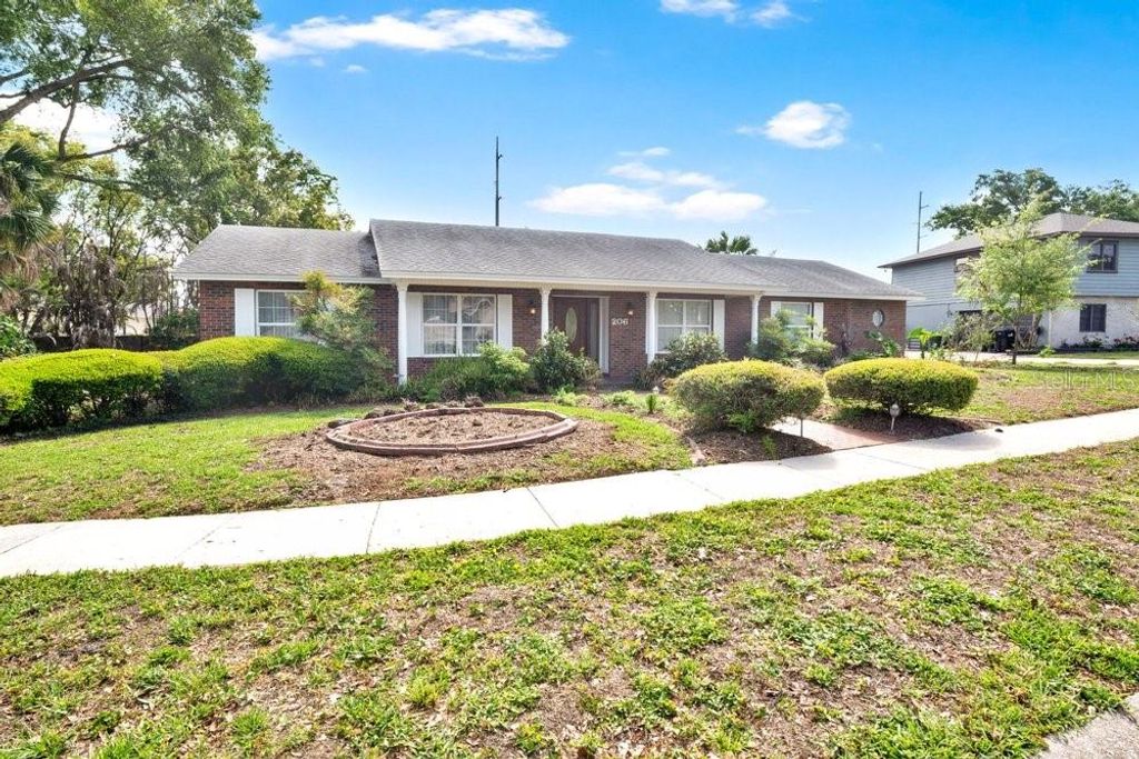 Photo of 206 Cattail Court, Orlando, FL 32806 (MLS # O6399792)