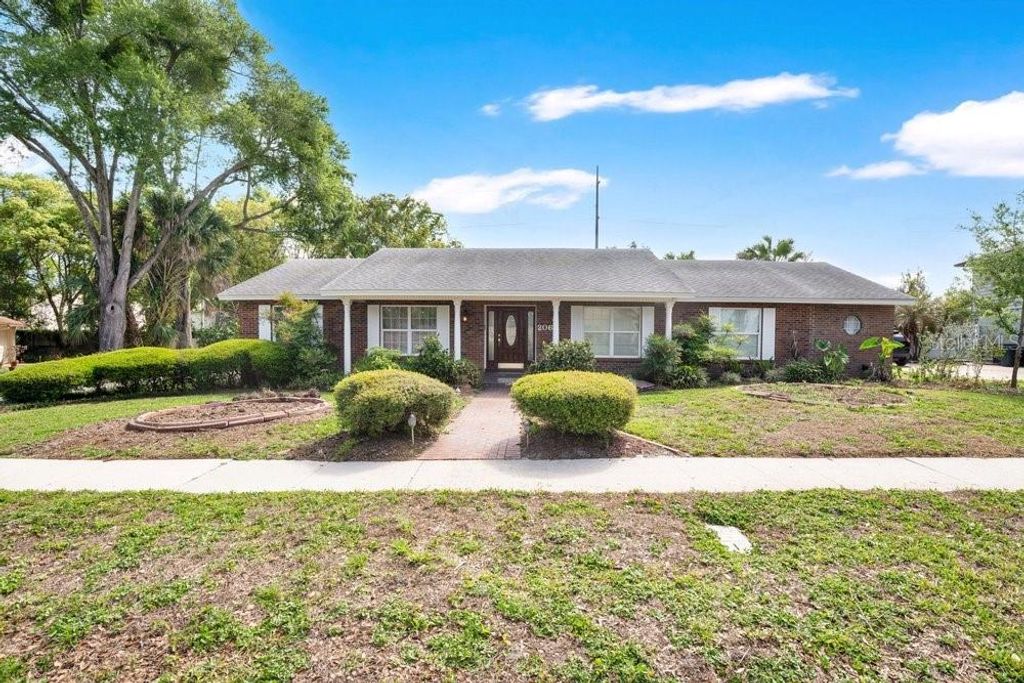 Photo of 206 Cattail Court, Orlando, FL 32806 (MLS # O6399792)