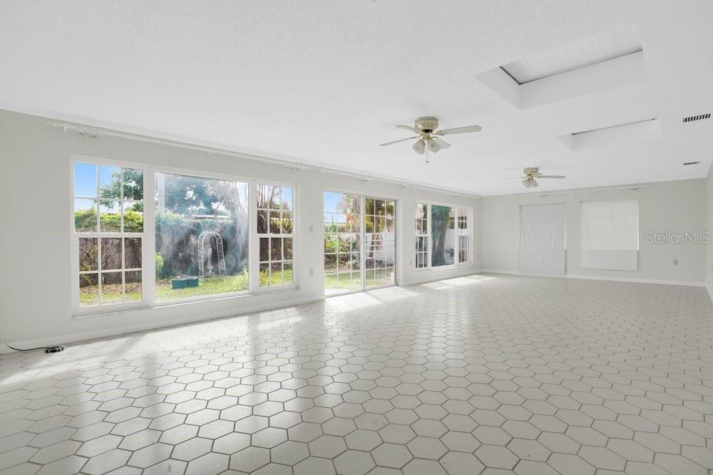 LAKE HOLDEN GROVE - Residential