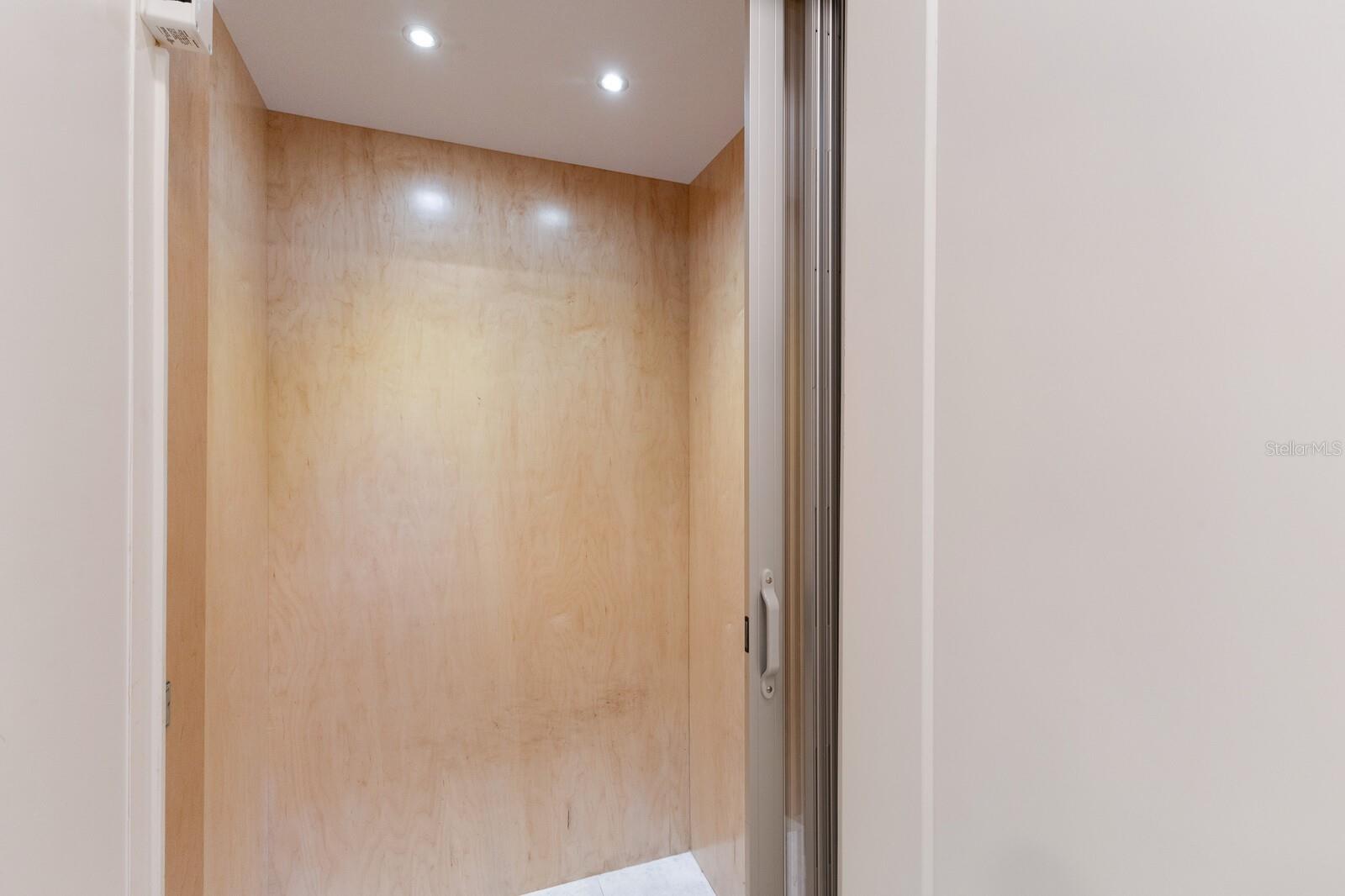 LONGBOAT KEY ESTATES - Residential