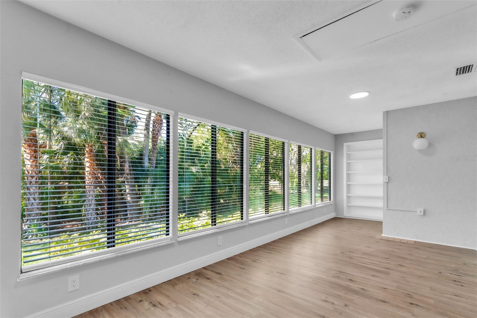 EAST LAKE WOODLANDS CLUSTER HOMES - Residential