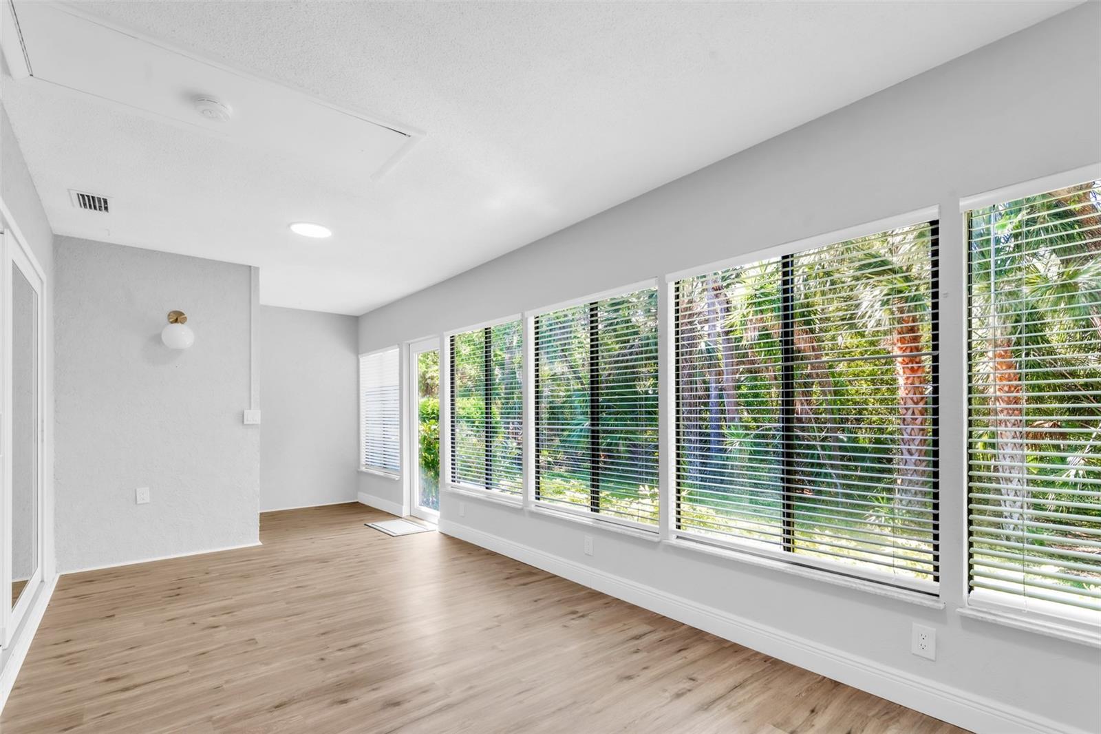 EAST LAKE WOODLANDS CLUSTER HOMES - Residential