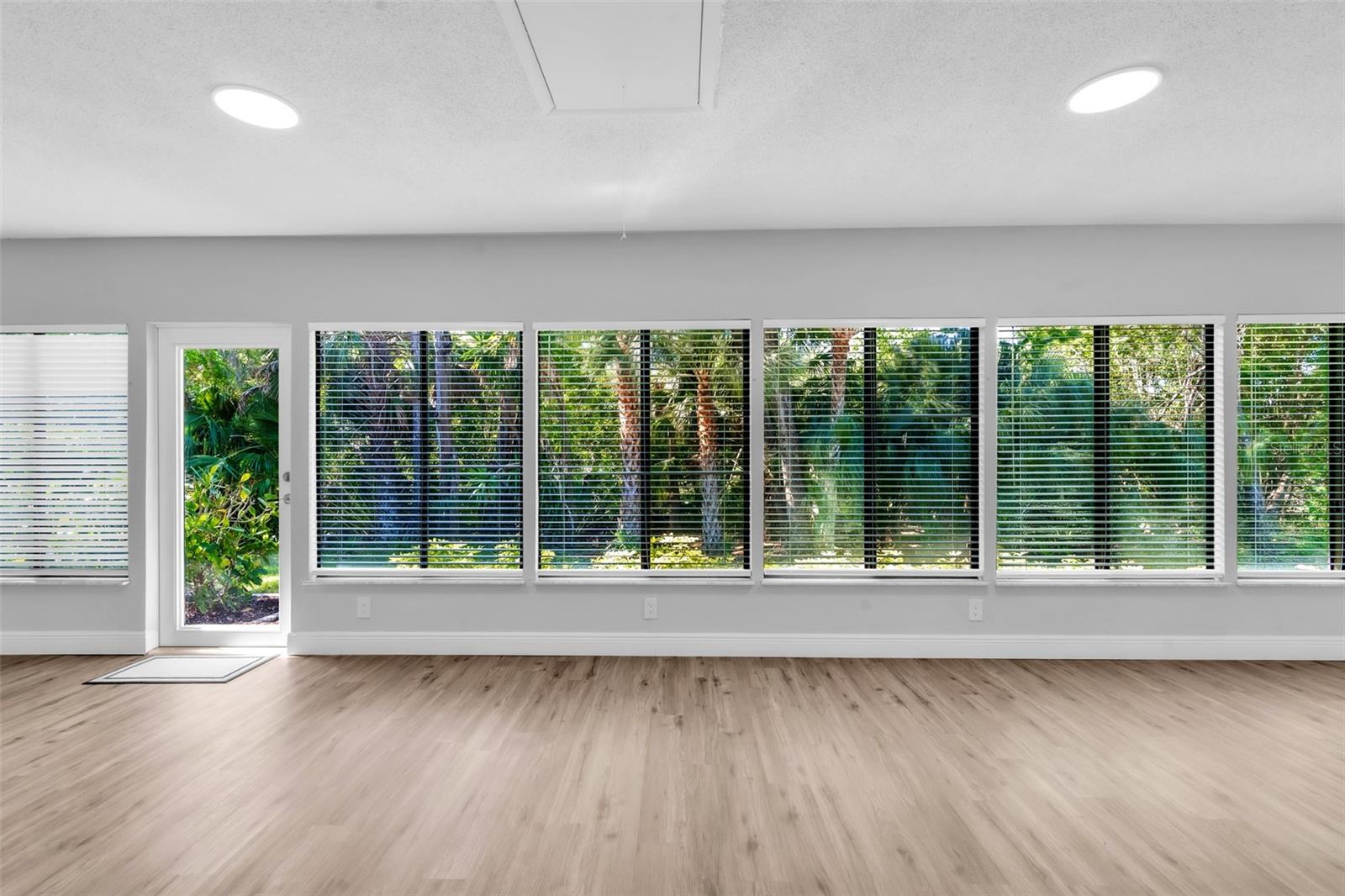 EAST LAKE WOODLANDS CLUSTER HOMES - Residential