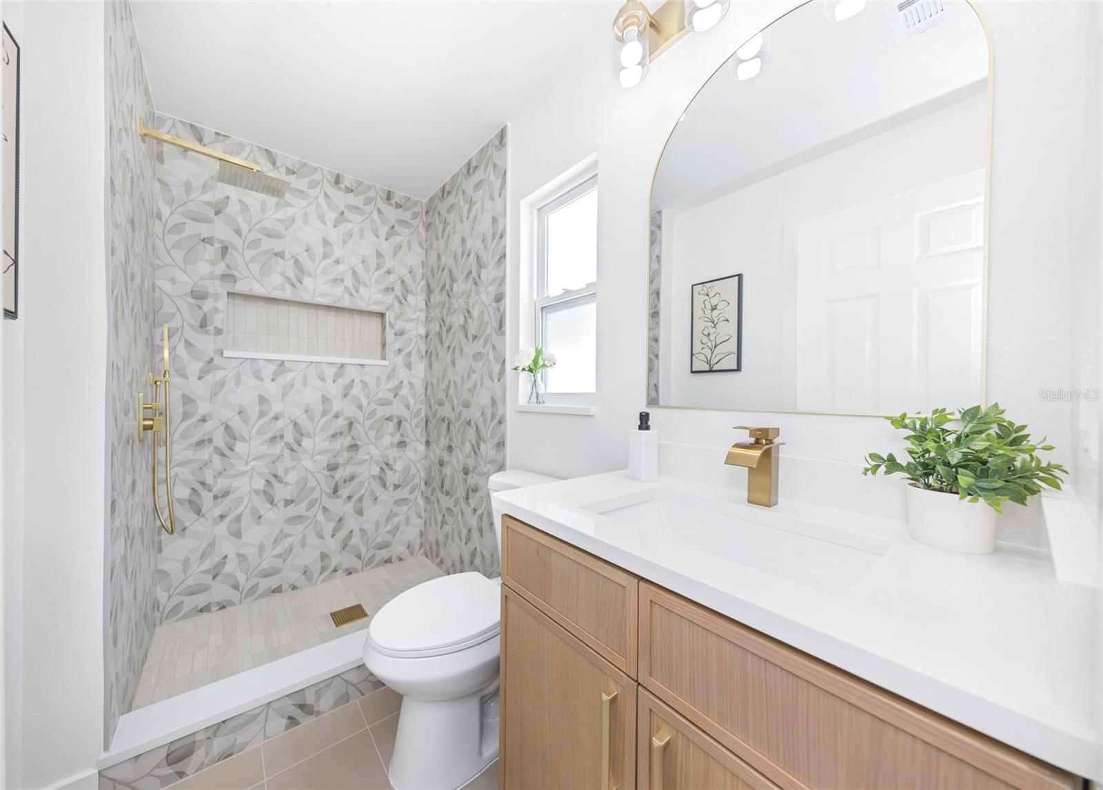 LAKES OF PINE RIDGE THE - Residential