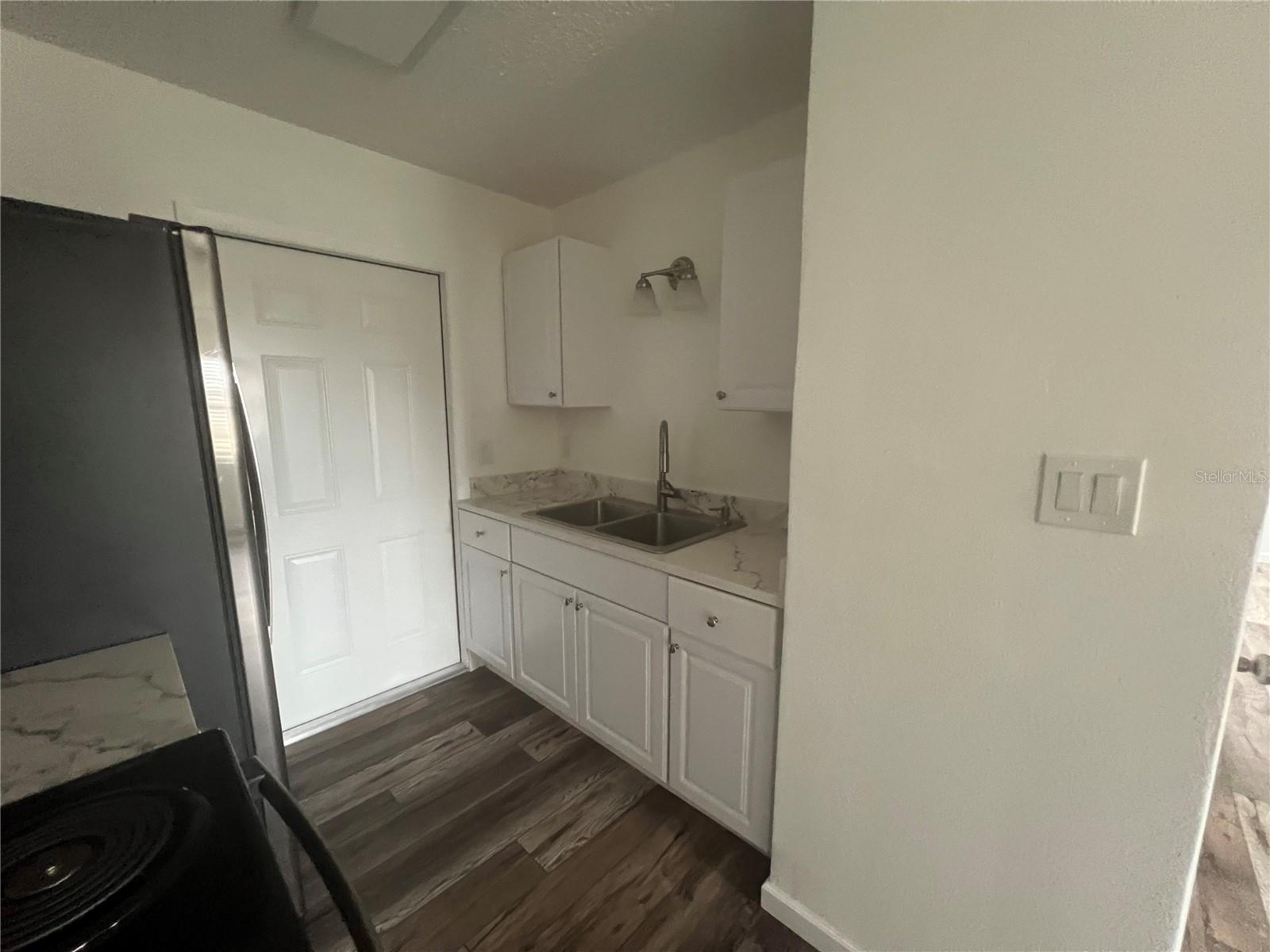 MYRTLE GARDENS - Residential Lease