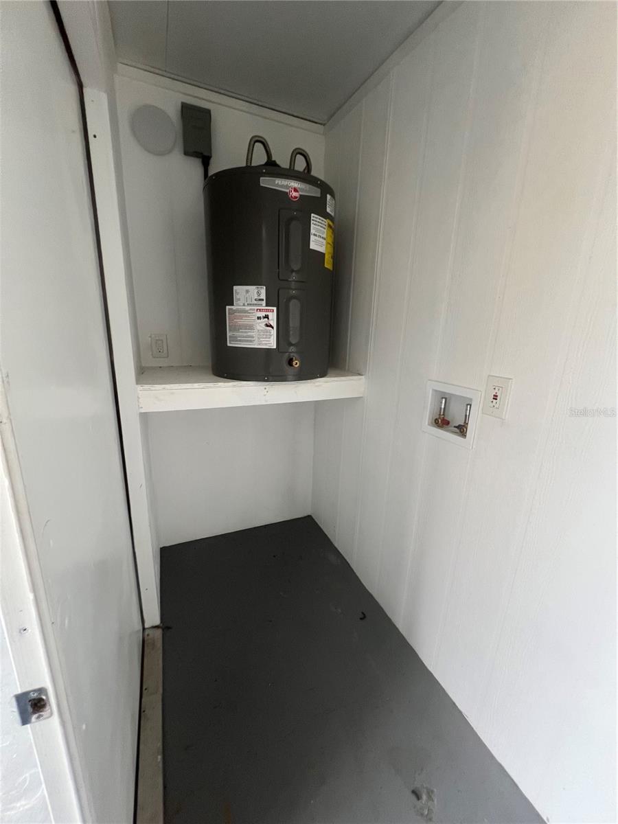 MYRTLE GARDENS - Residential Lease