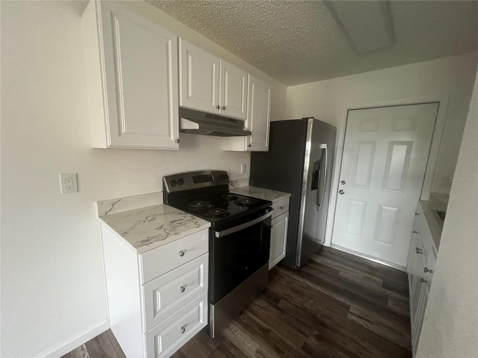 MYRTLE GARDENS - Residential Lease