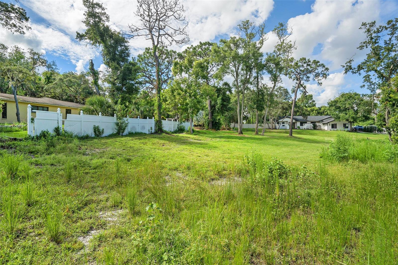 SPANISH WOODS - Land