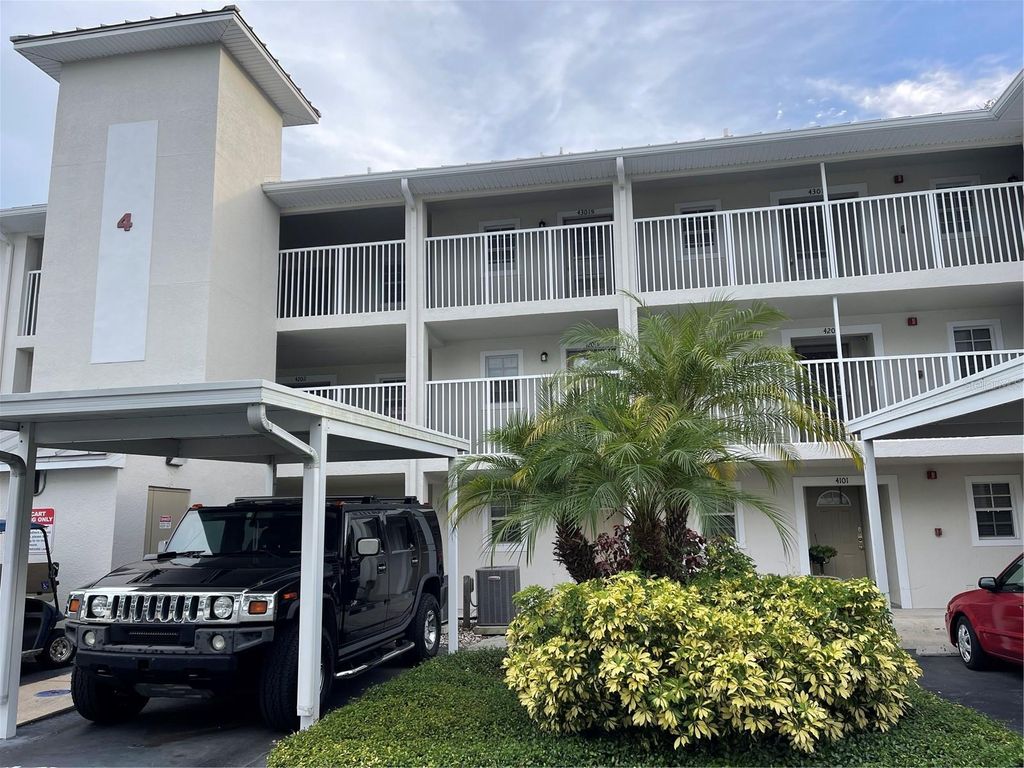 Photo of 21146 Fountain View Lane #4302, Lutz, FL 33558 (MLS # W7877849)