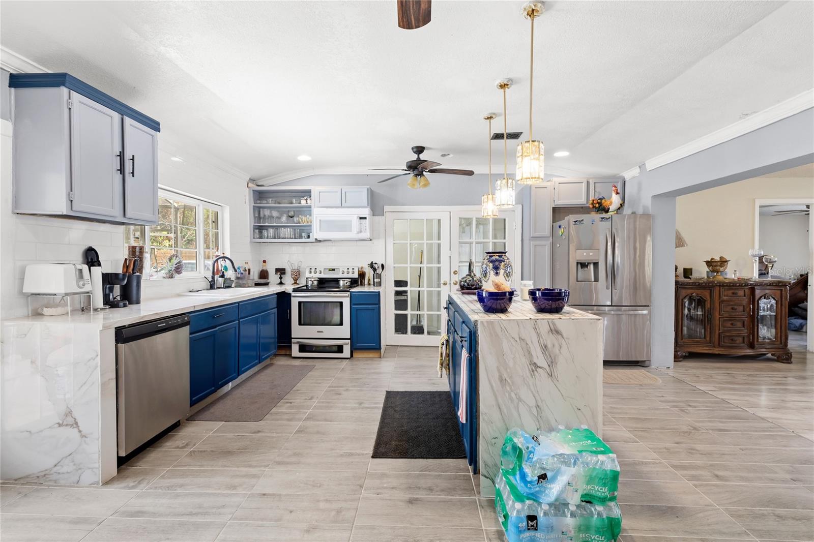 7033 TALLOWTREE LANE