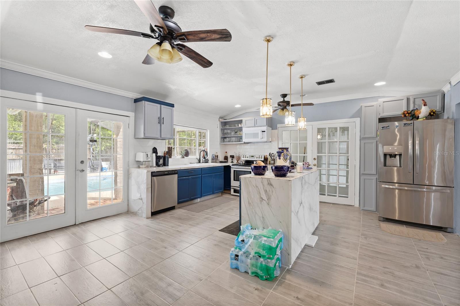 7033 TALLOWTREE LANE