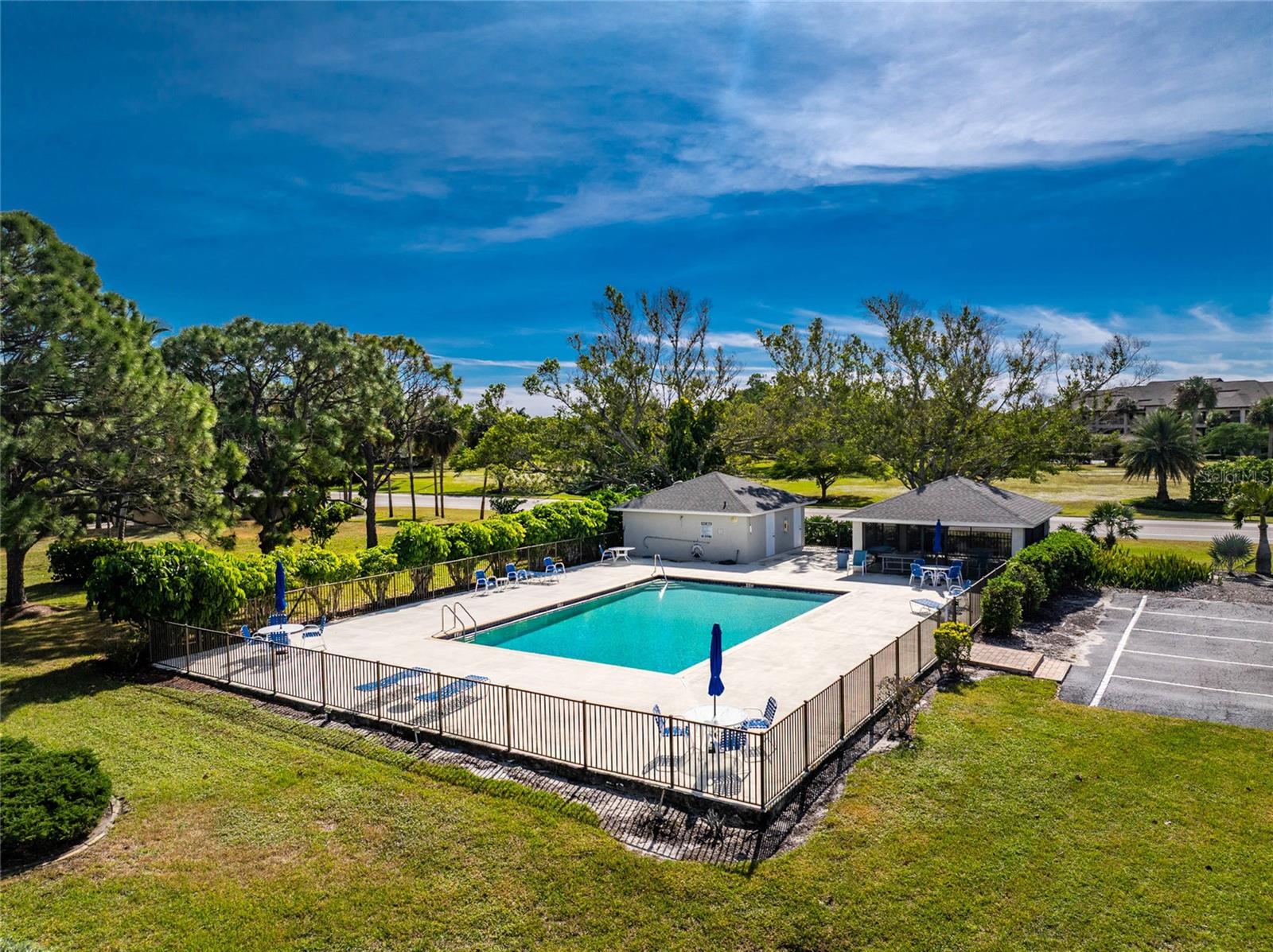 ADMIRALTY VILLAGE CONDO - Residential