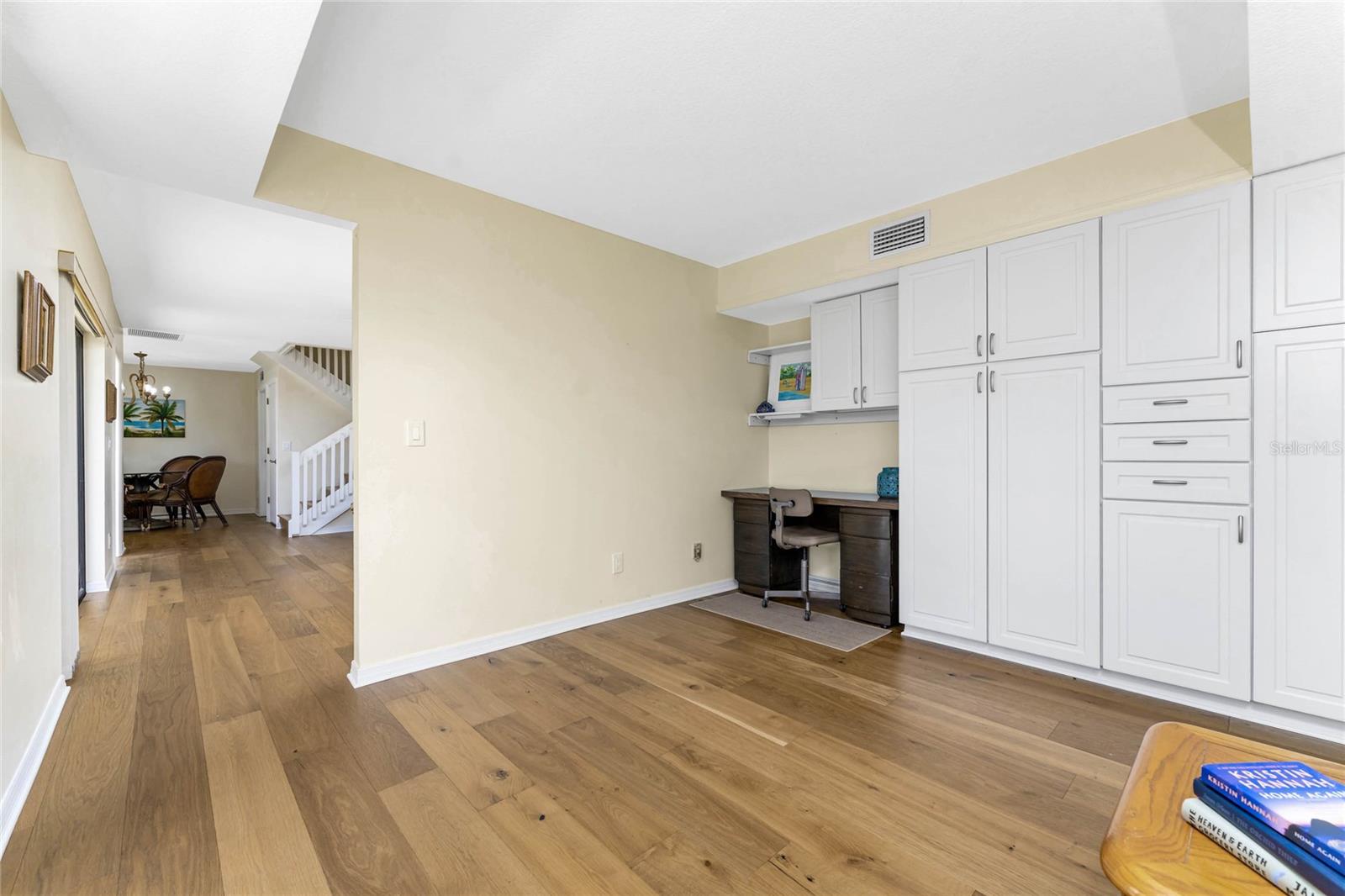 ADMIRALTY VILLAGE CONDO - Residential