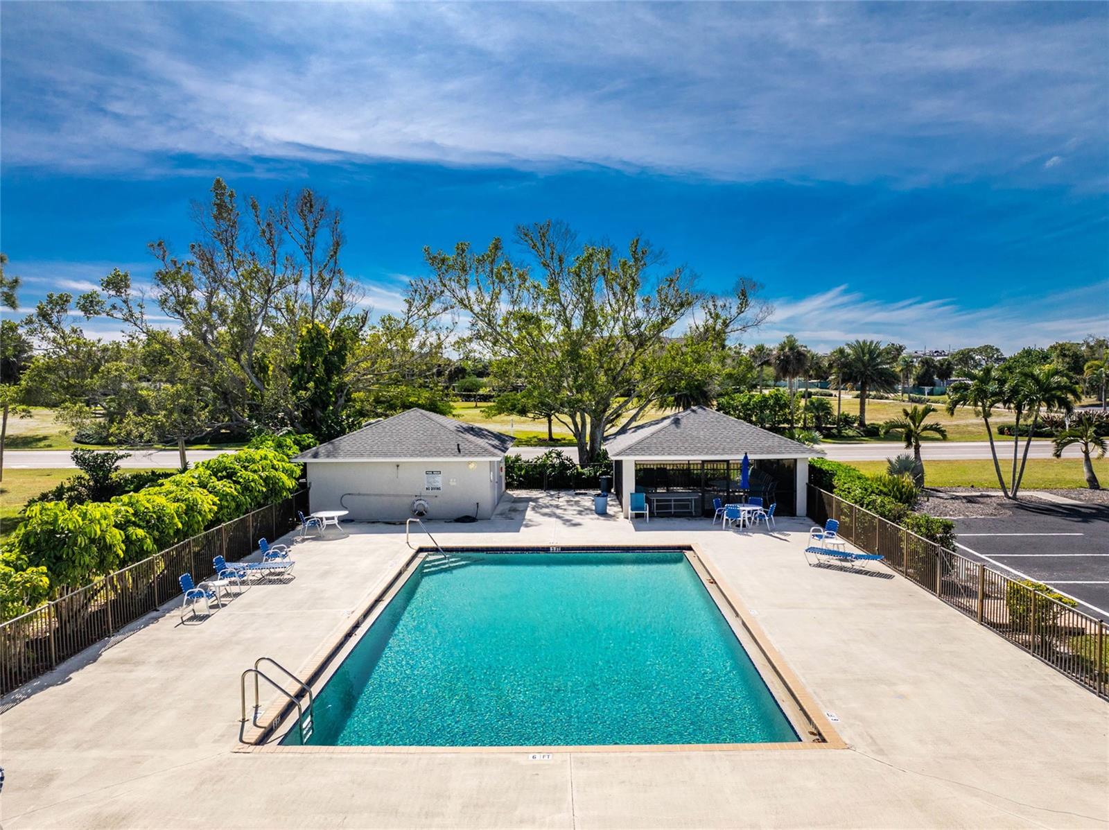 ADMIRALTY VILLAGE CONDO - Residential