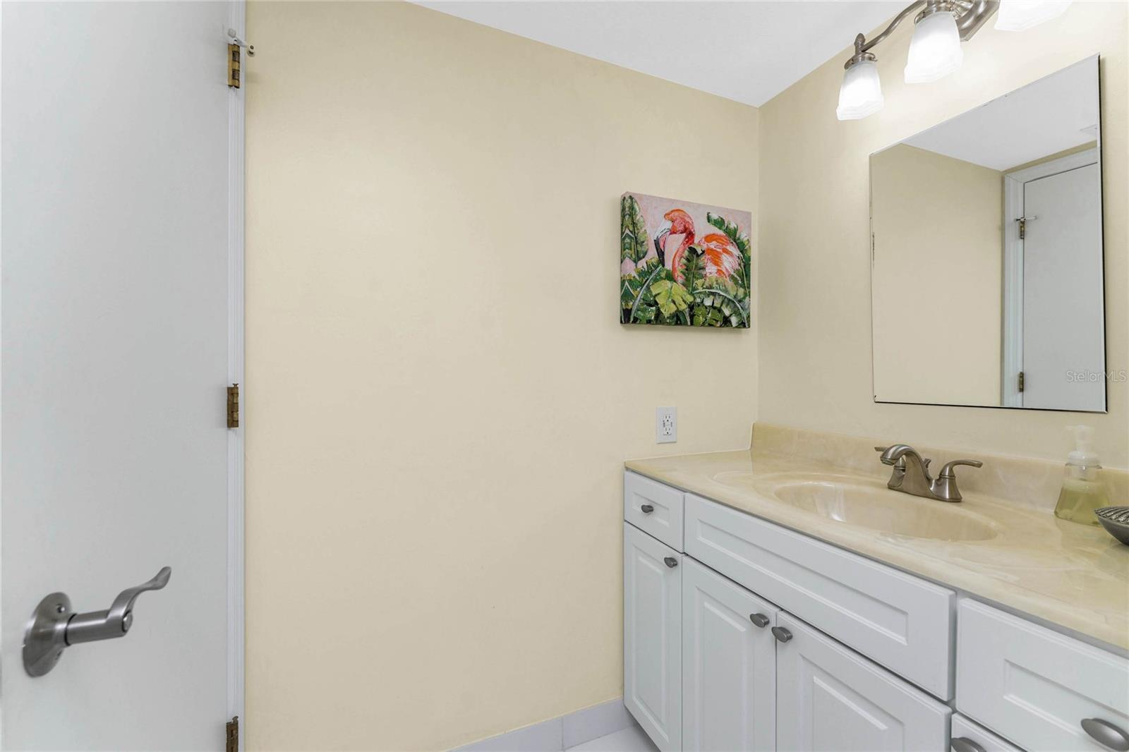 ADMIRALTY VILLAGE CONDO - Residential