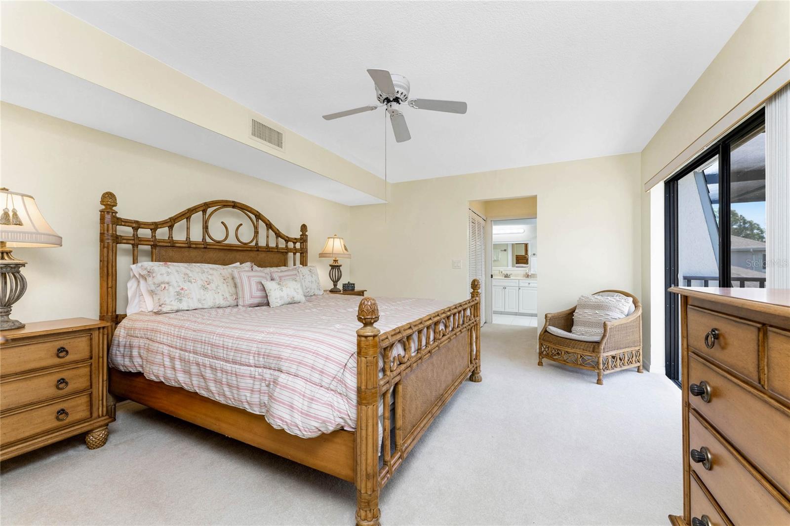 ADMIRALTY VILLAGE CONDO - Residential