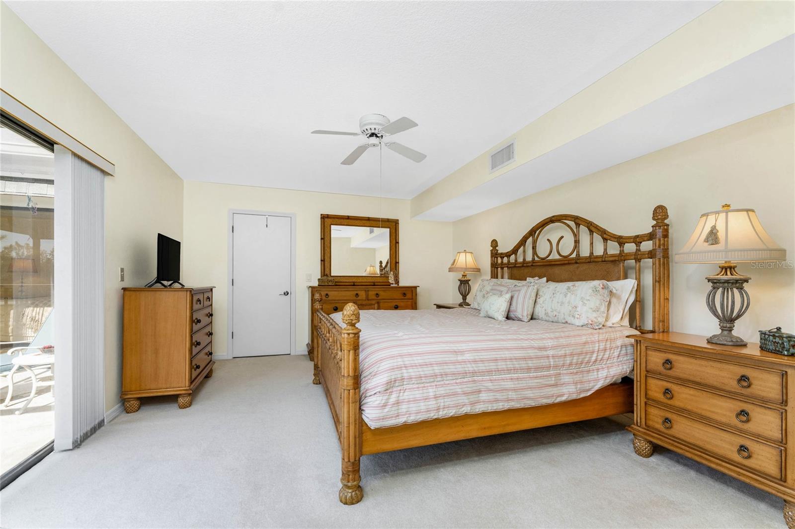 ADMIRALTY VILLAGE CONDO - Residential