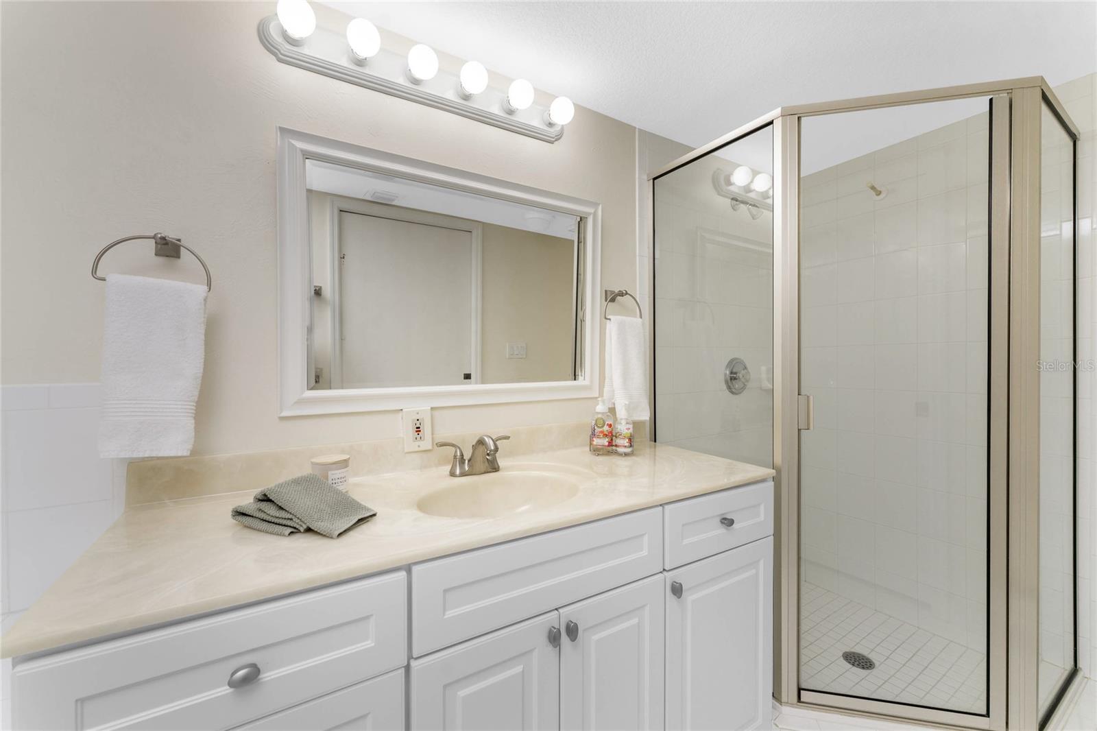 ADMIRALTY VILLAGE CONDO - Residential