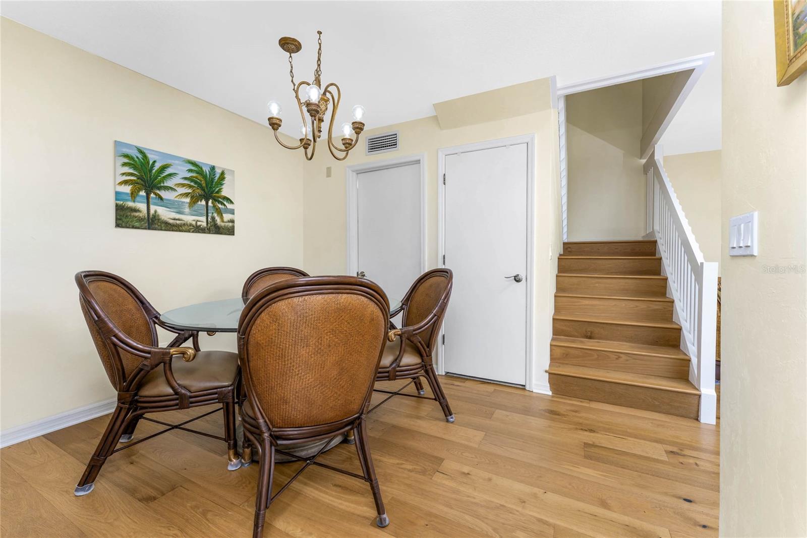 ADMIRALTY VILLAGE CONDO - Residential