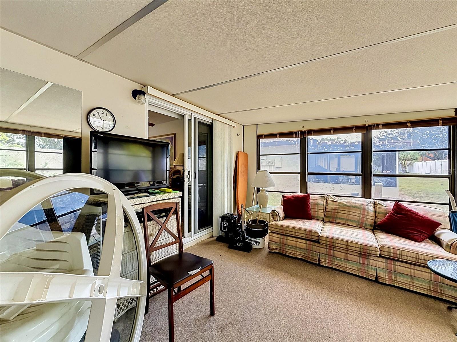 HILL CREST VILLAS - Residential