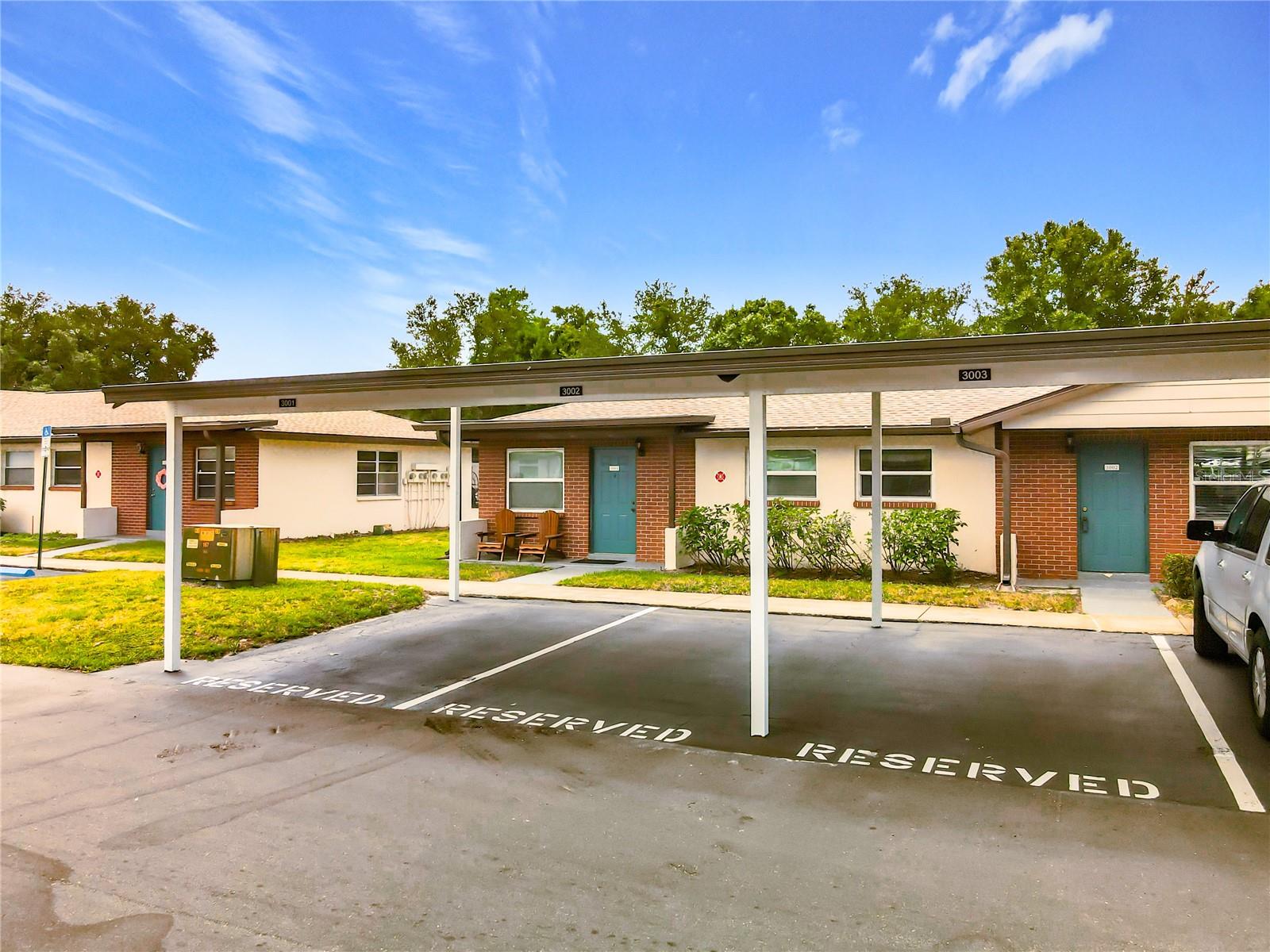 HILL CREST VILLAS - Residential