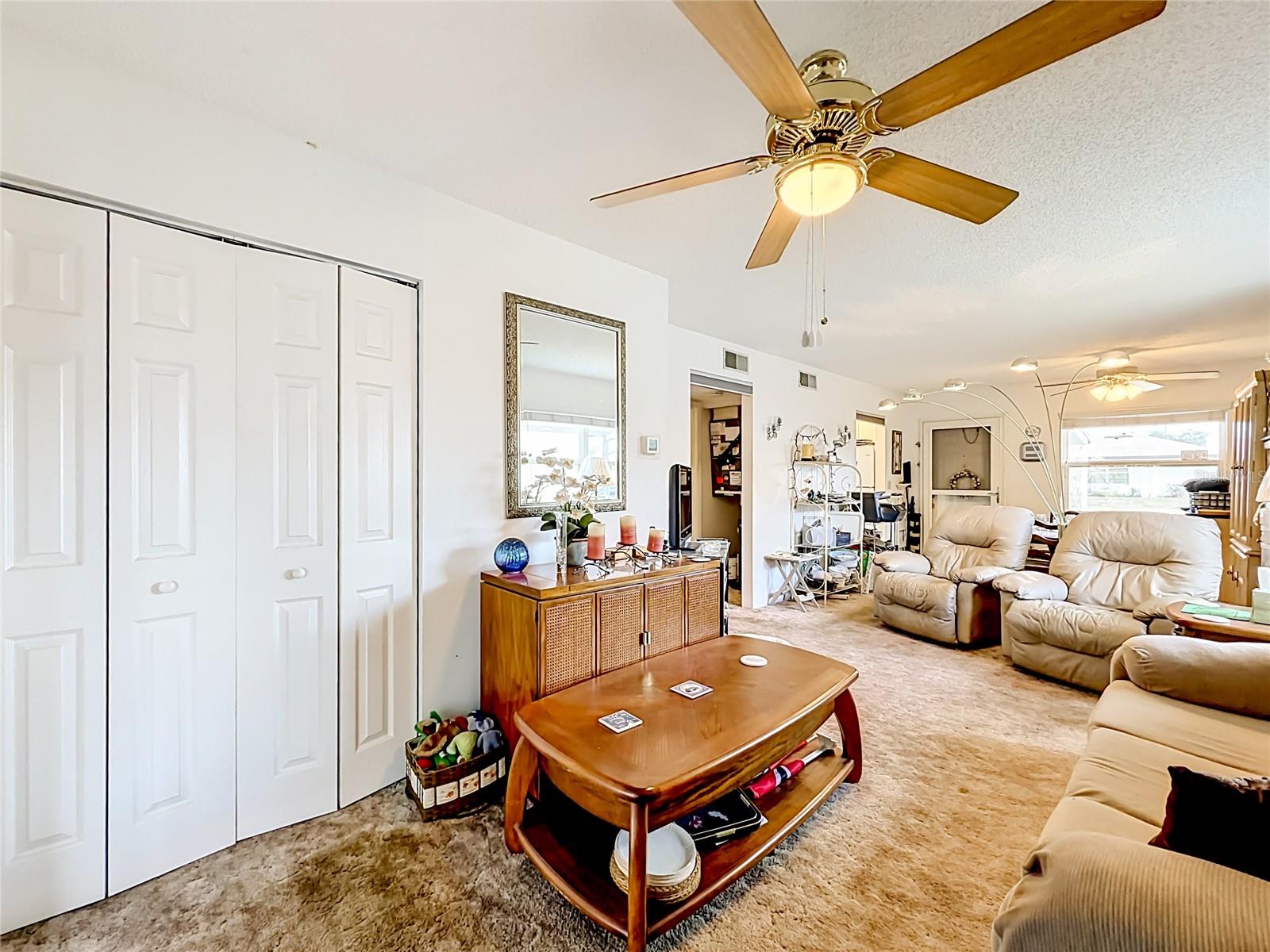 HILL CREST VILLAS - Residential