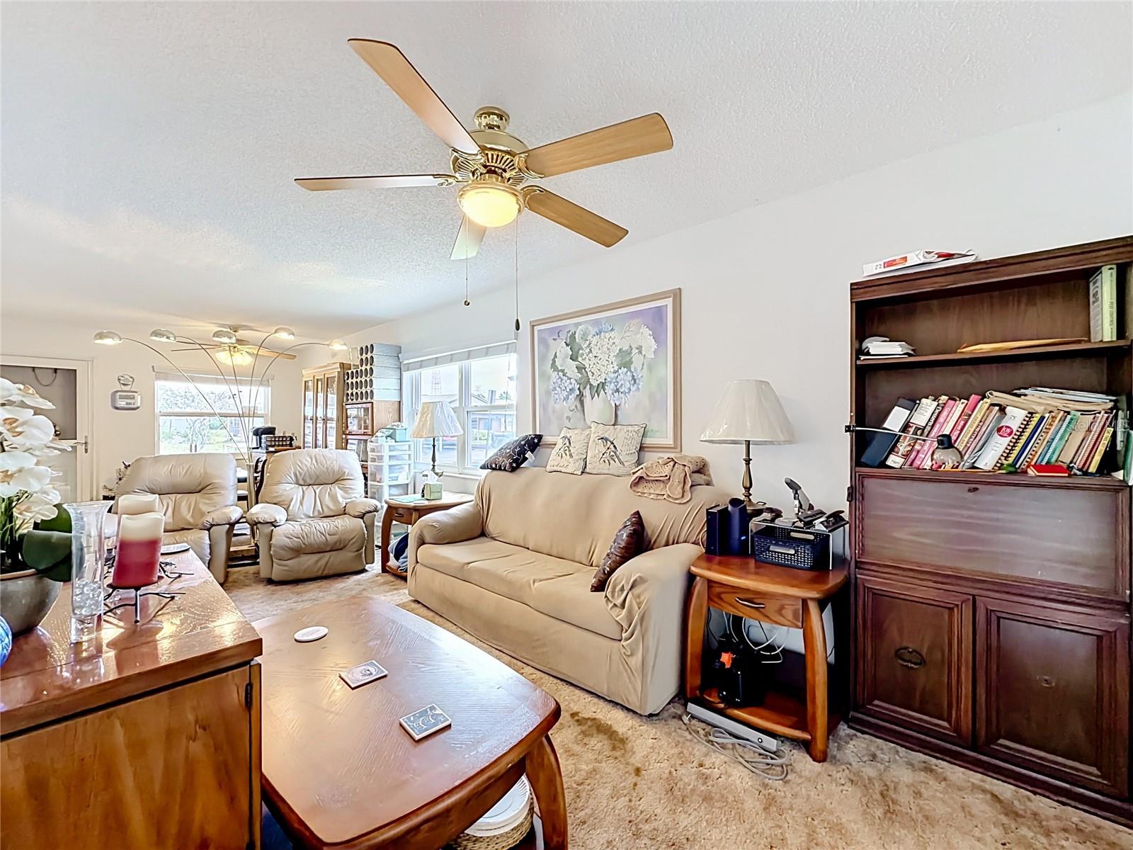 HILL CREST VILLAS - Residential