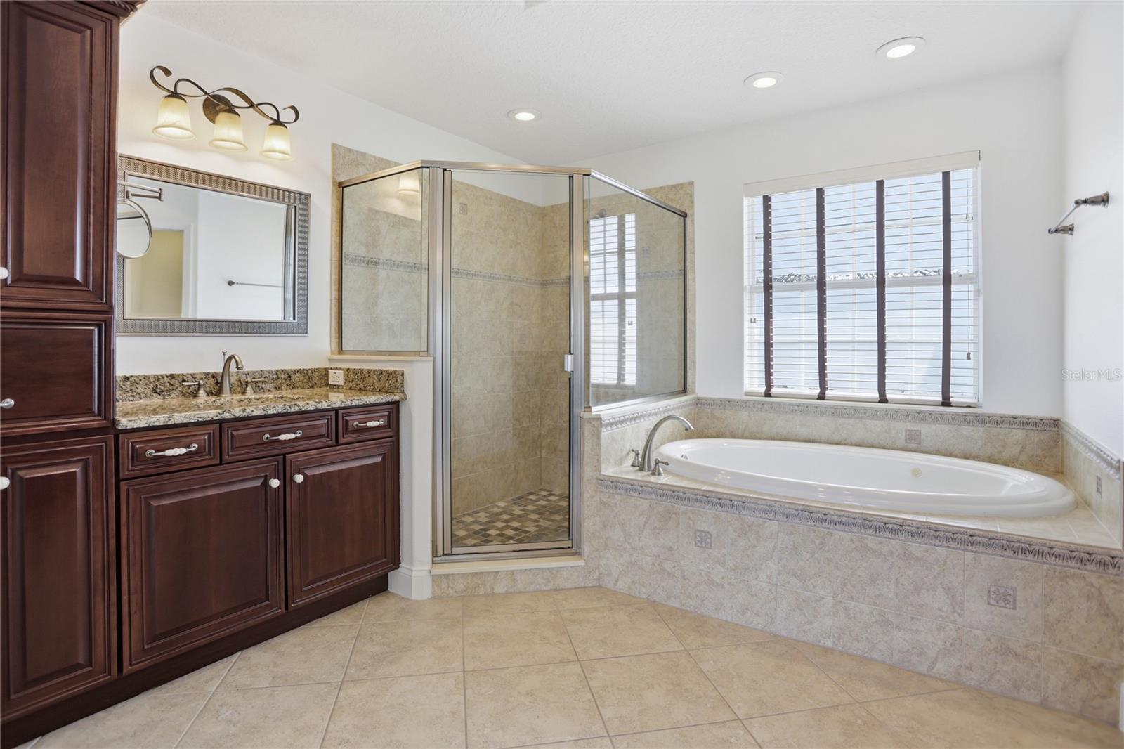 LAKEVIEW RESERVE 46/149 - Residential