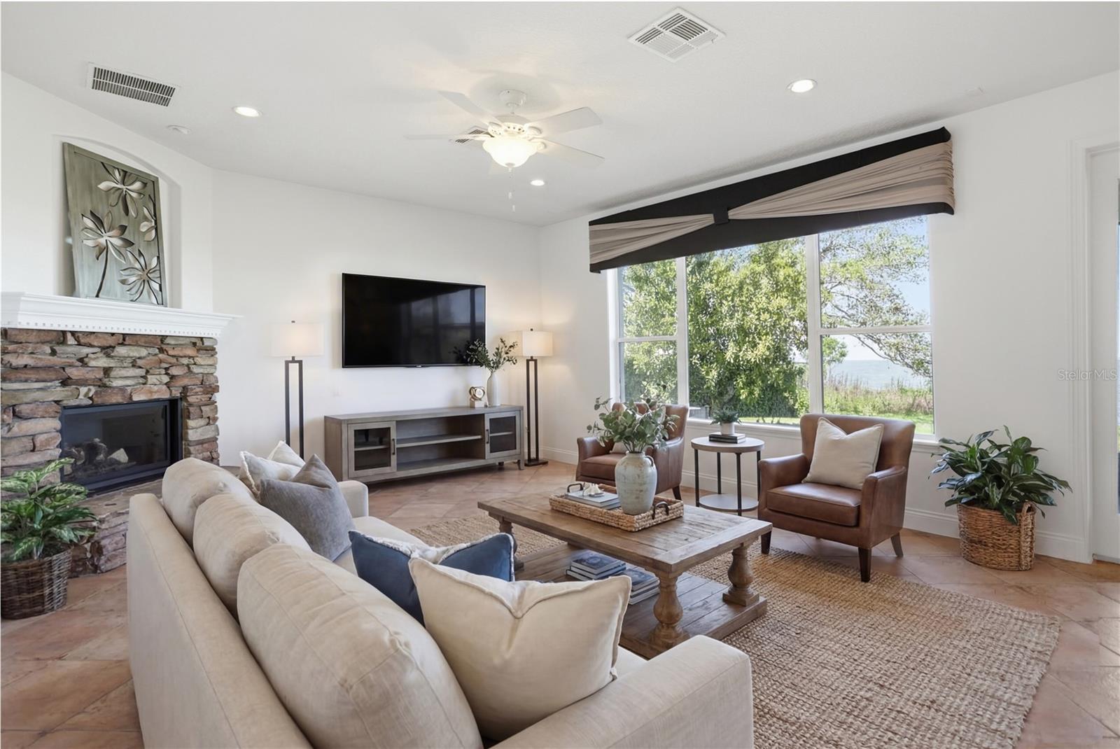 LAKEVIEW RESERVE 46/149 - Residential