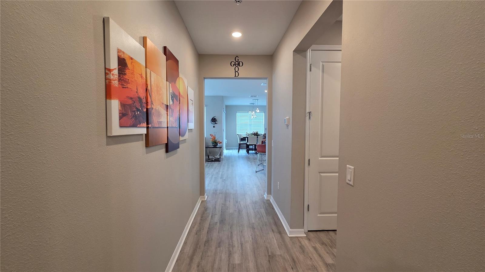 SEASONS/HERITAGE SQUARE - Residential
