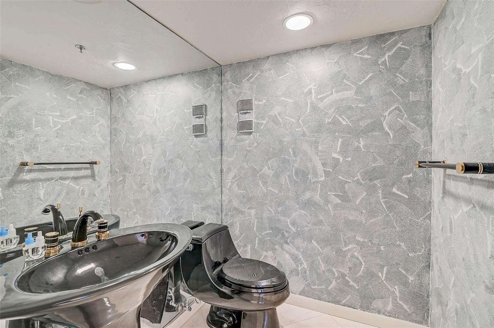 CONDO ON THE BAY TOWER II - Residential